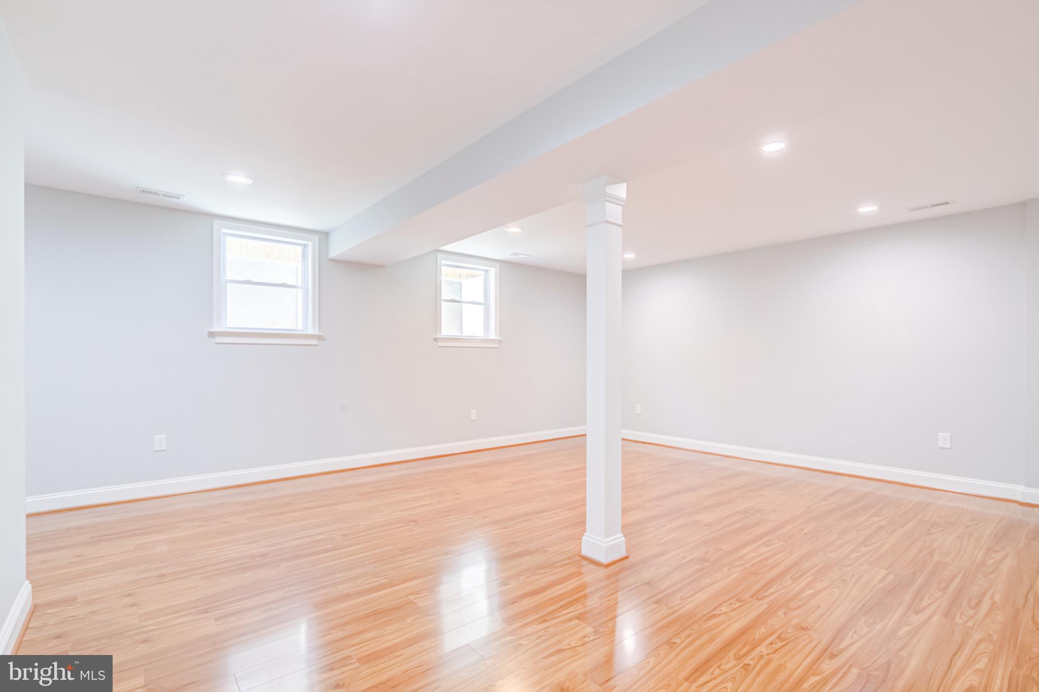 WEST LAWN - Residential