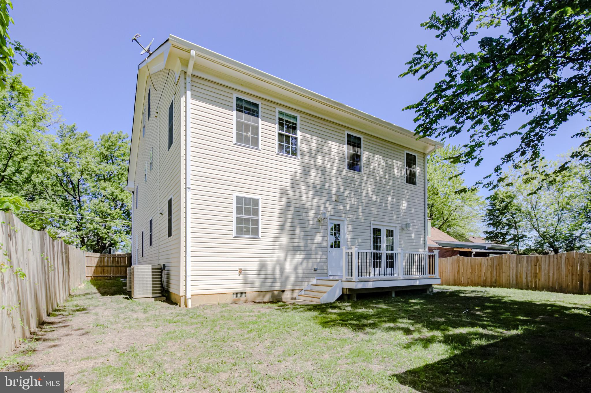 WEST LAWN - Residential