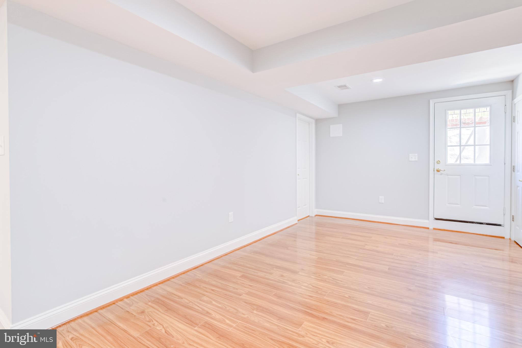 WEST LAWN - Residential