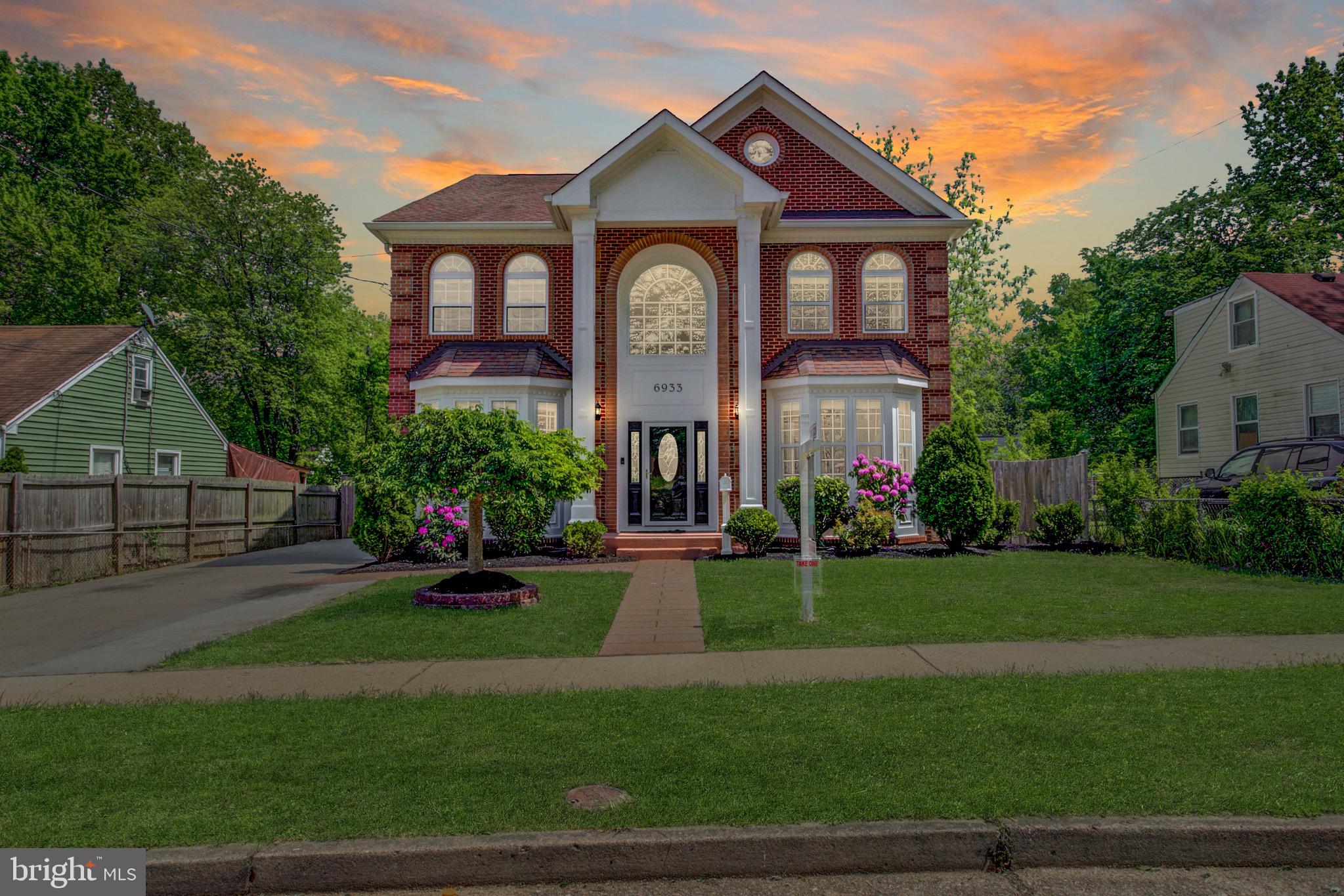 WEST LAWN - Residential