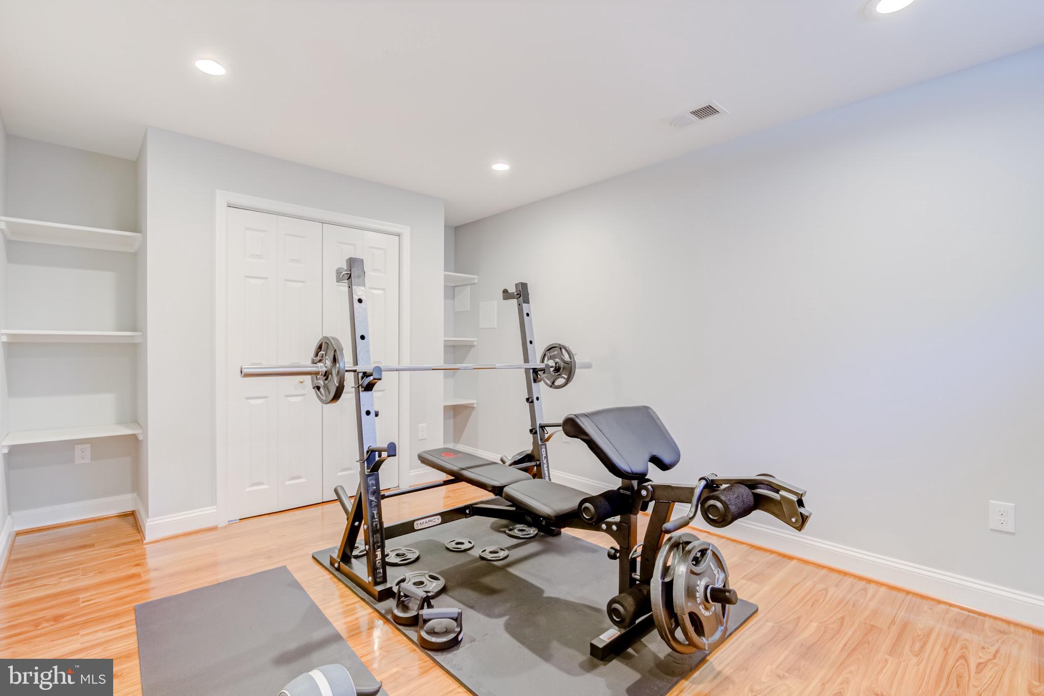 WEST LAWN - Residential