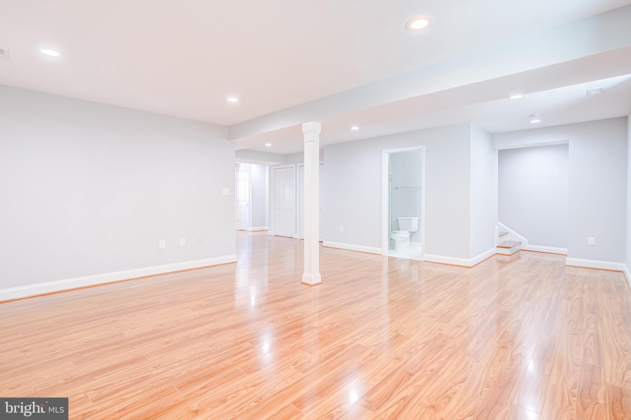 WEST LAWN - Residential