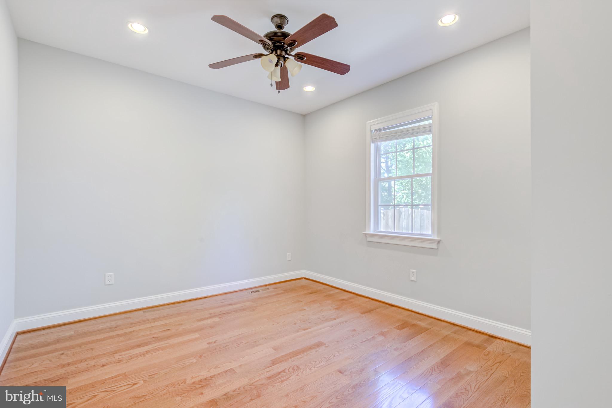 WEST LAWN - Residential