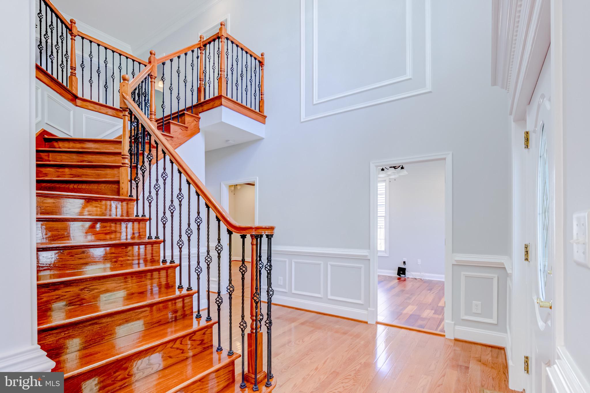 WEST LAWN - Residential