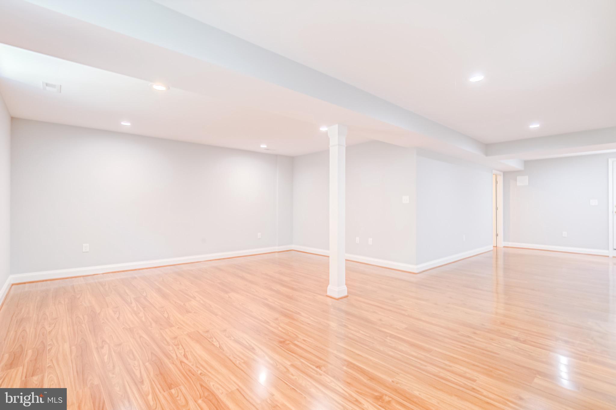 WEST LAWN - Residential