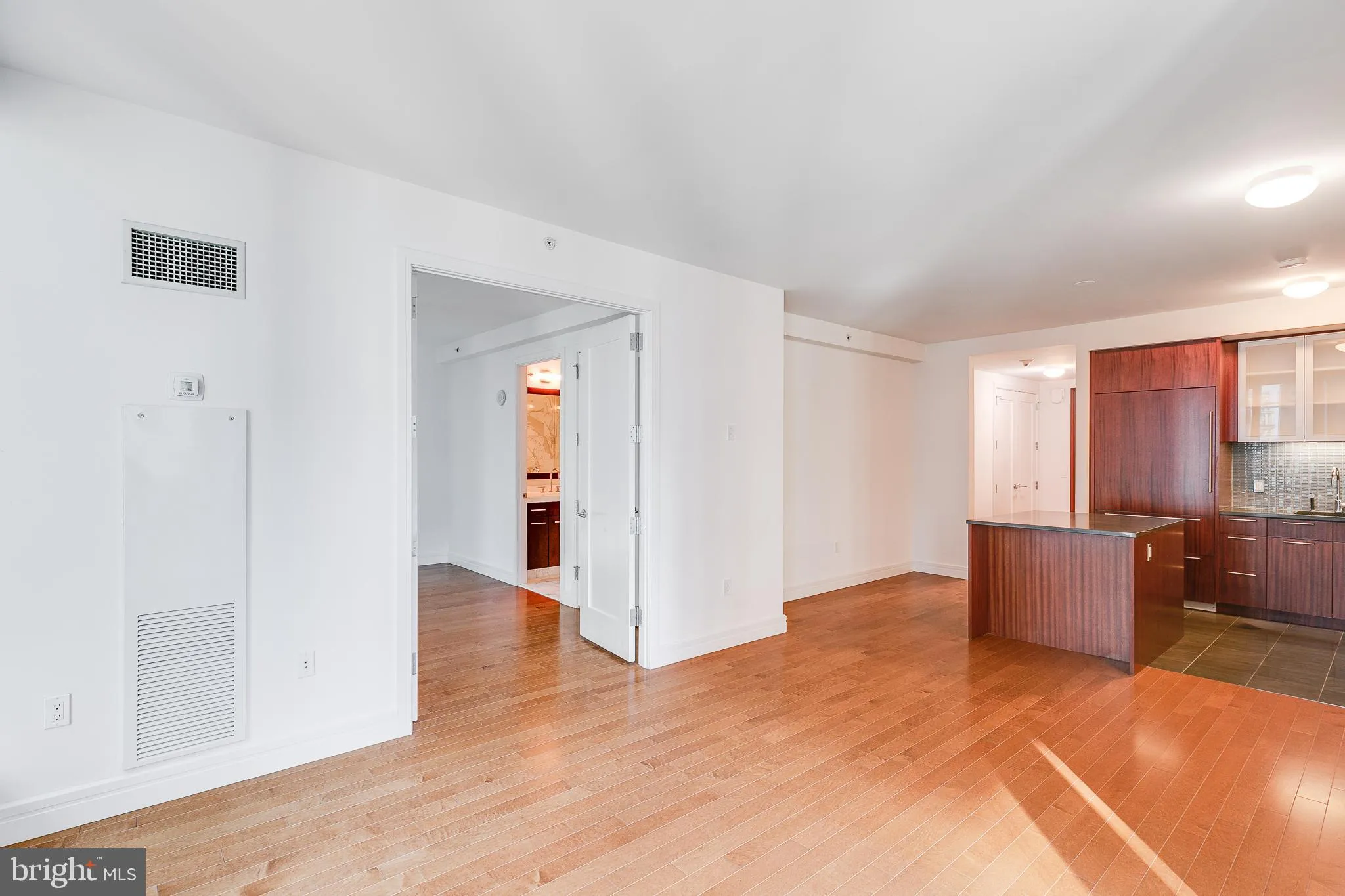 Philadelphia, Pennsylvania 19102, United States, 1 Bedroom Bedrooms, ,2 BathroomsBathrooms,Residential,Contingent,82359