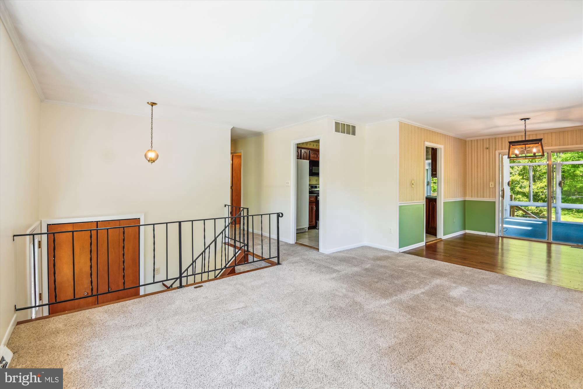 1176 GOLDFINCH LANE