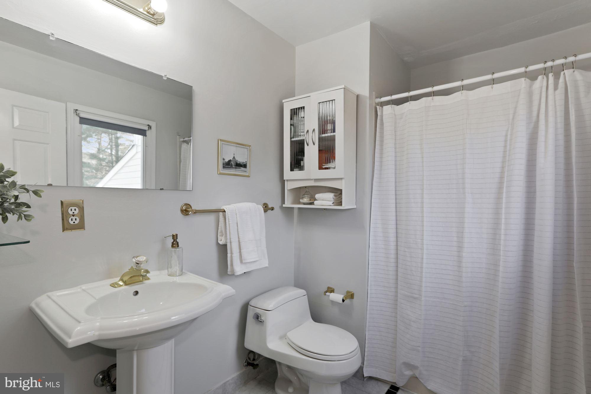 GLEN MILL KNOLLS - Residential