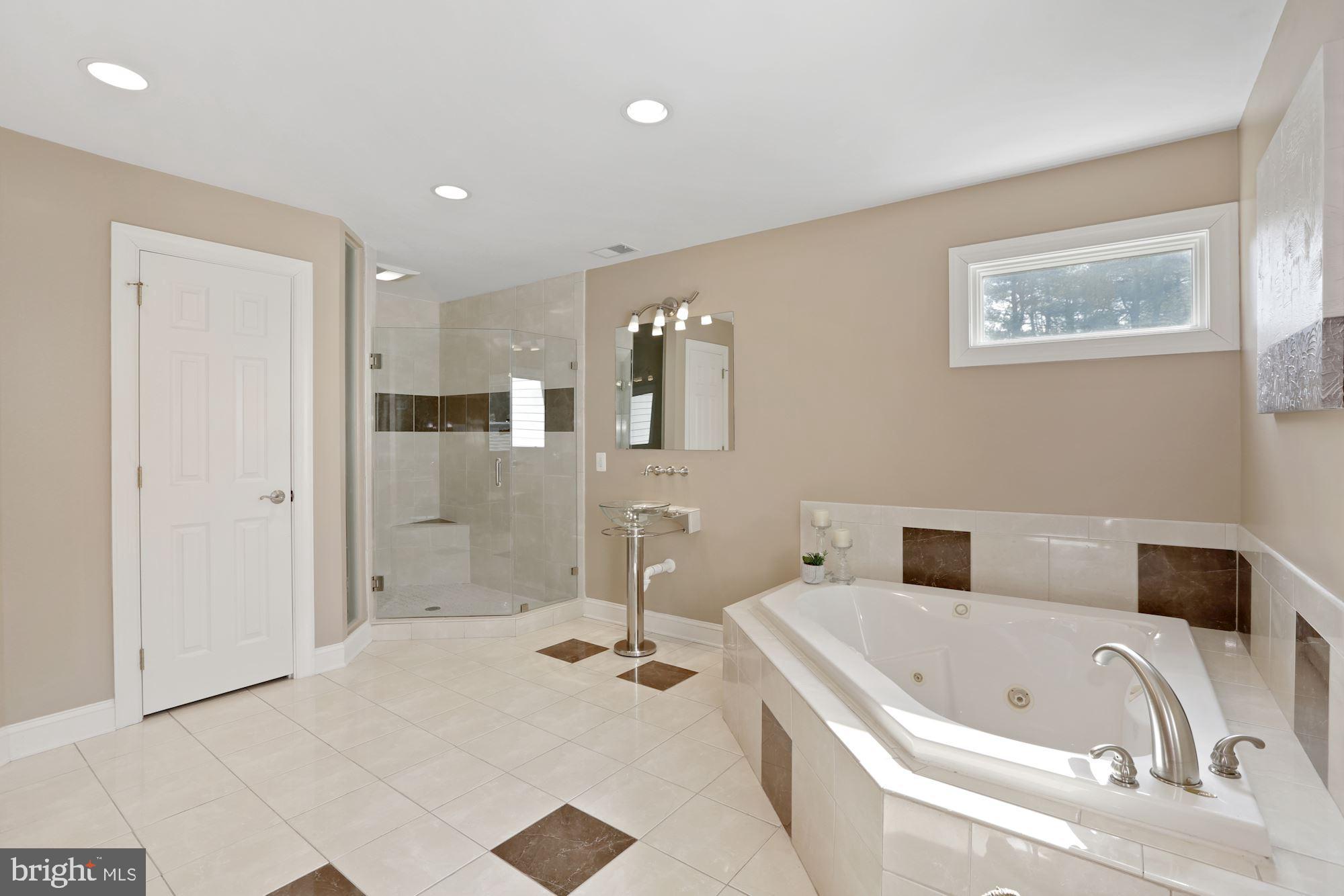 GLEN MILL KNOLLS - Residential