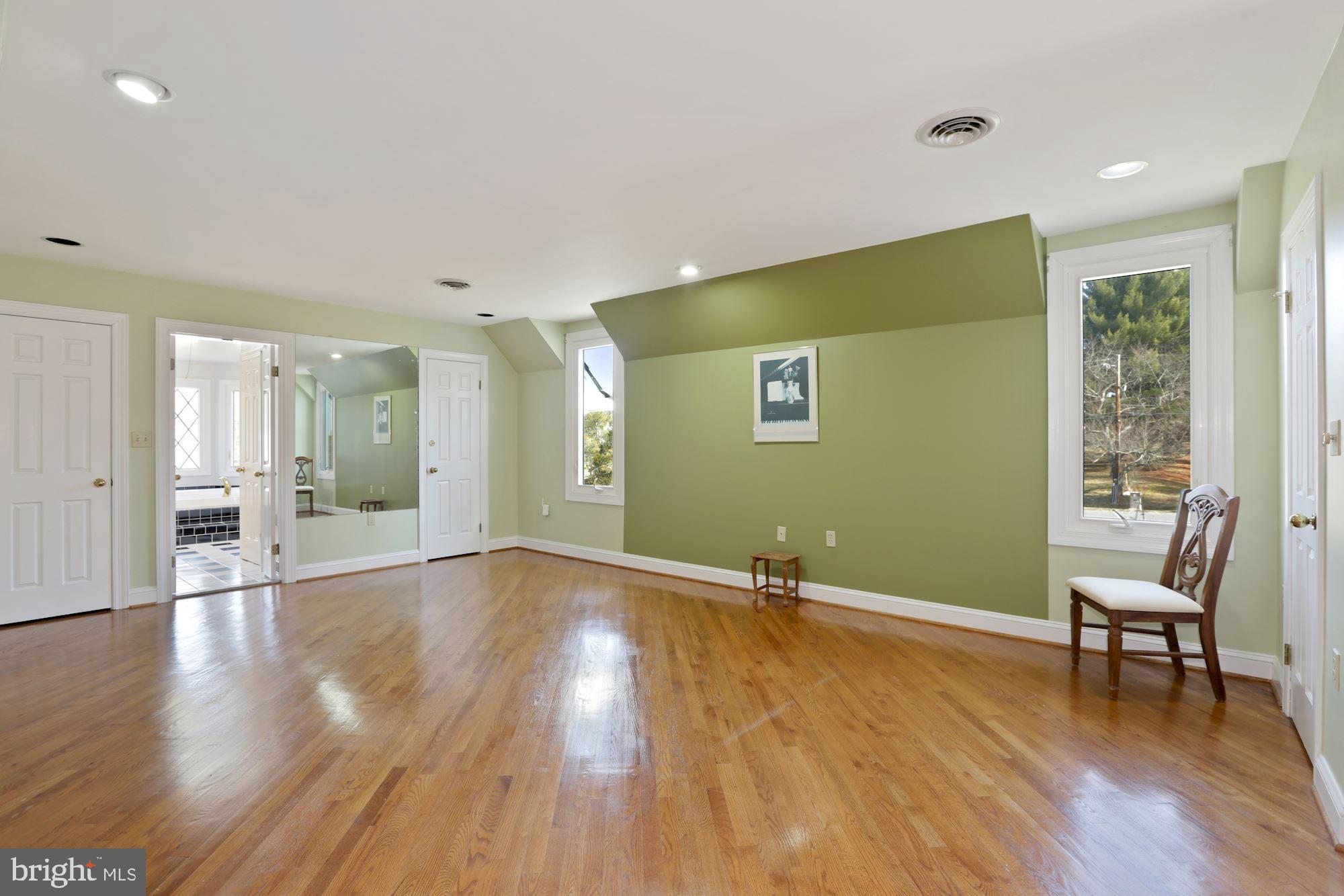 GLEN MILL KNOLLS - Residential