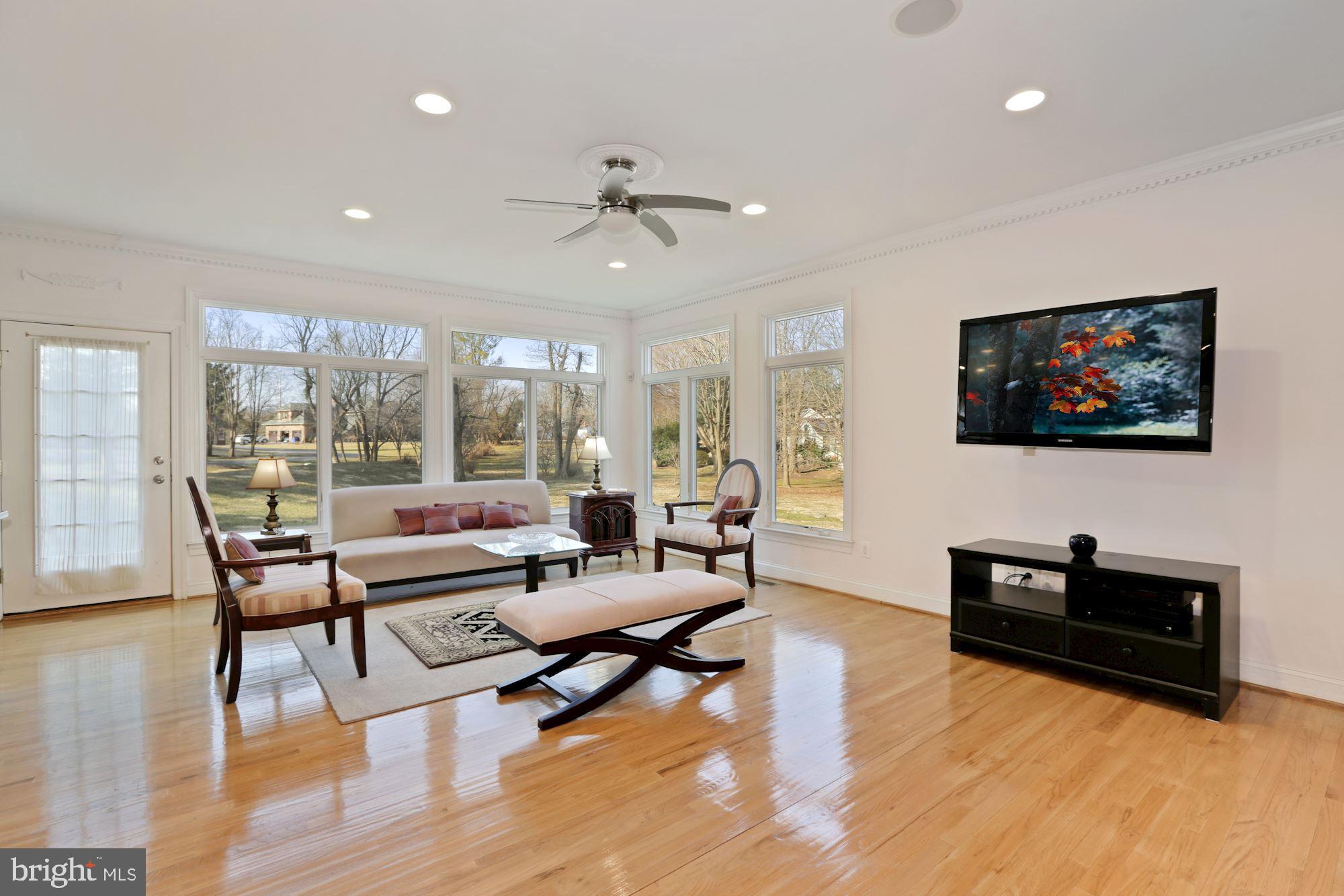 GLEN MILL KNOLLS - Residential