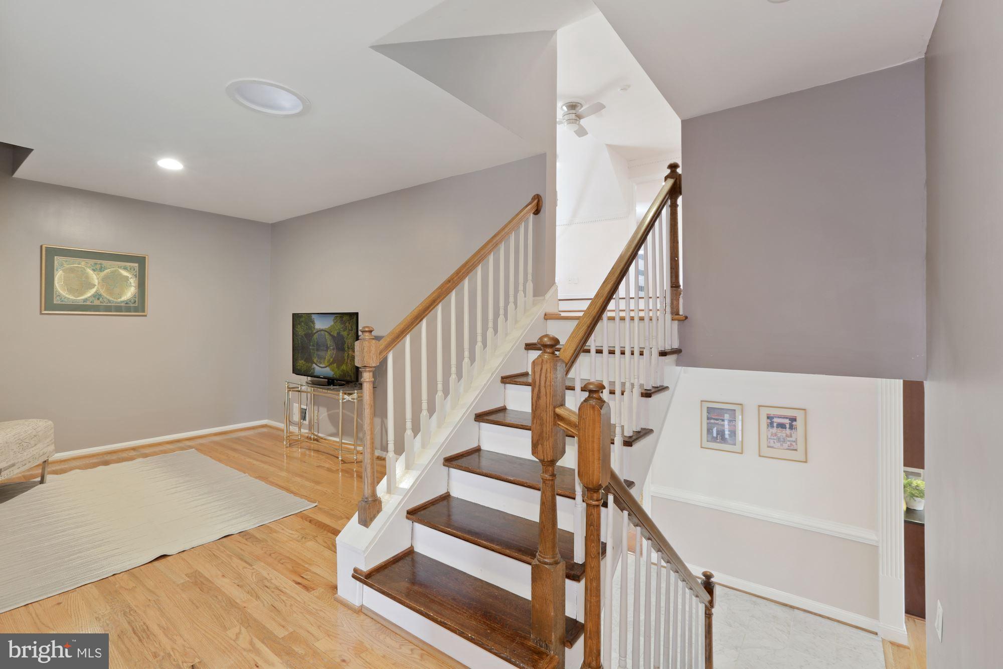 GLEN MILL KNOLLS - Residential