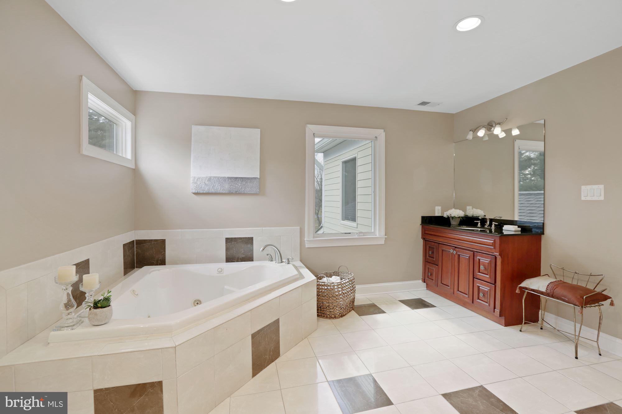 GLEN MILL KNOLLS - Residential