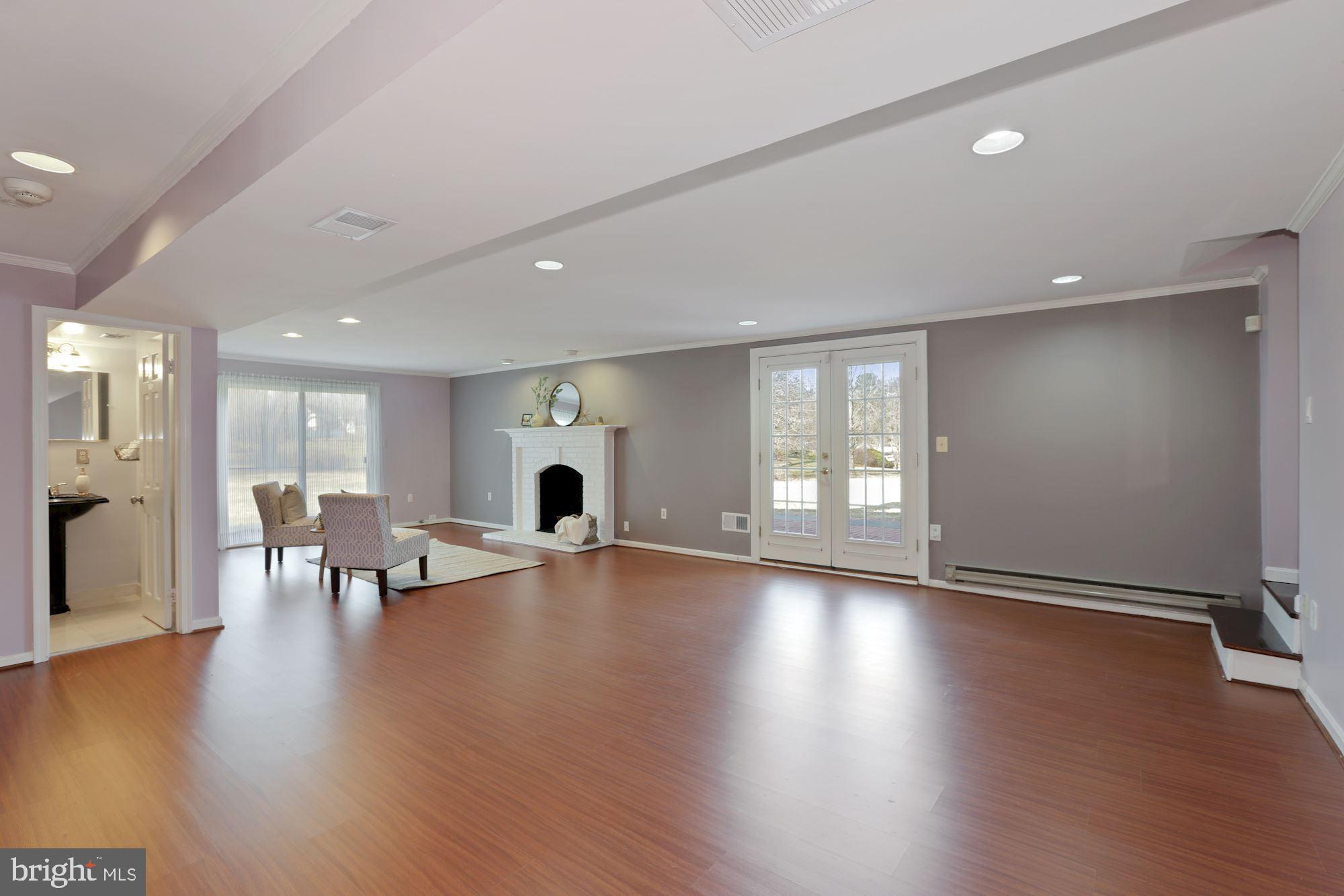 GLEN MILL KNOLLS - Residential