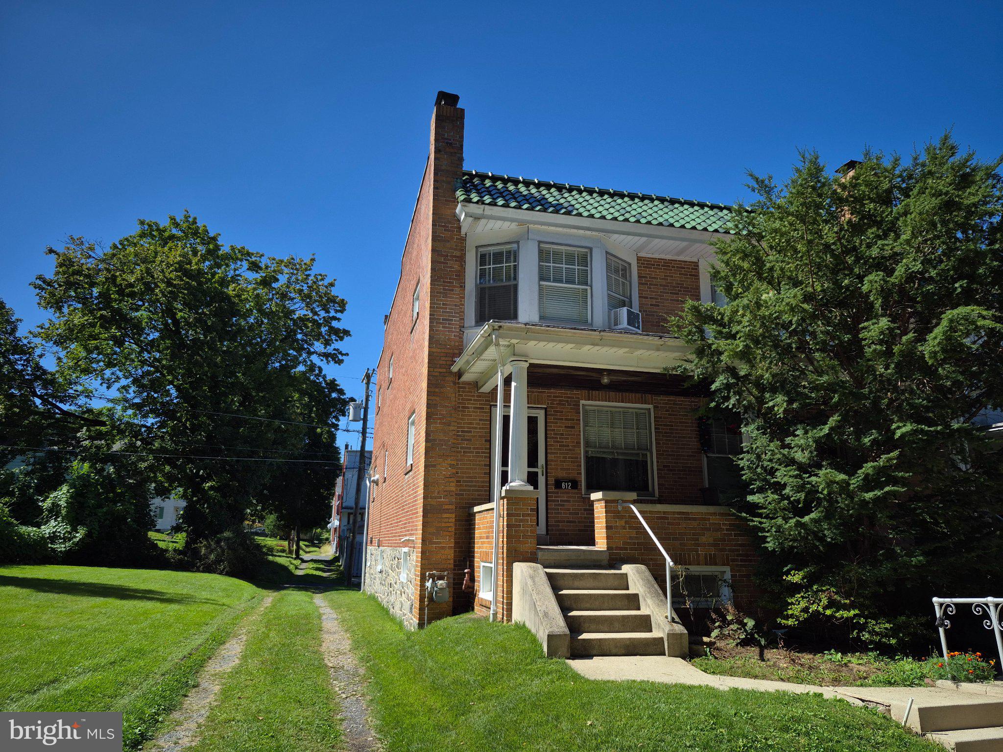 612 S 19TH STREET