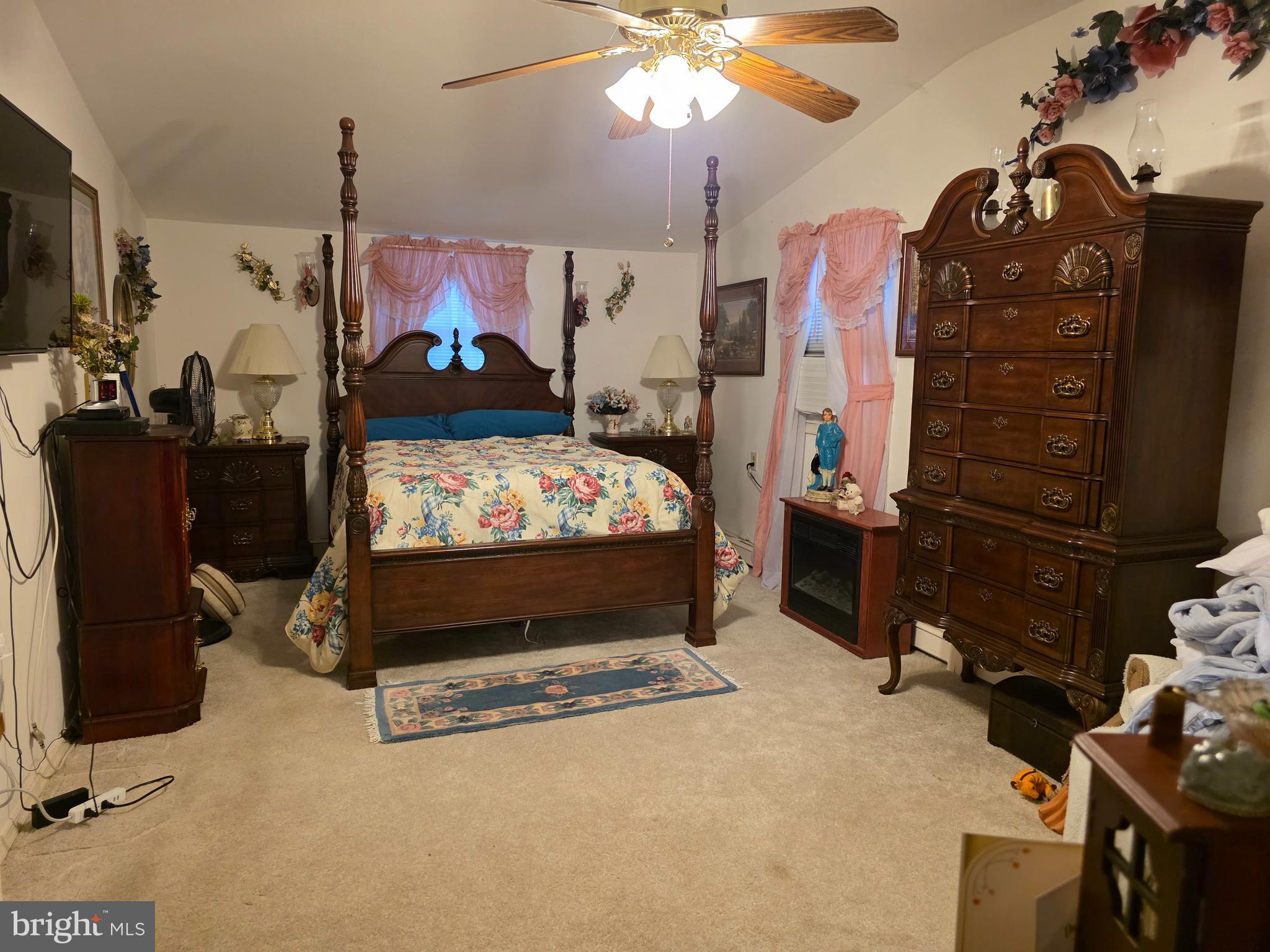 CRESTWOOD ACRES - Residential