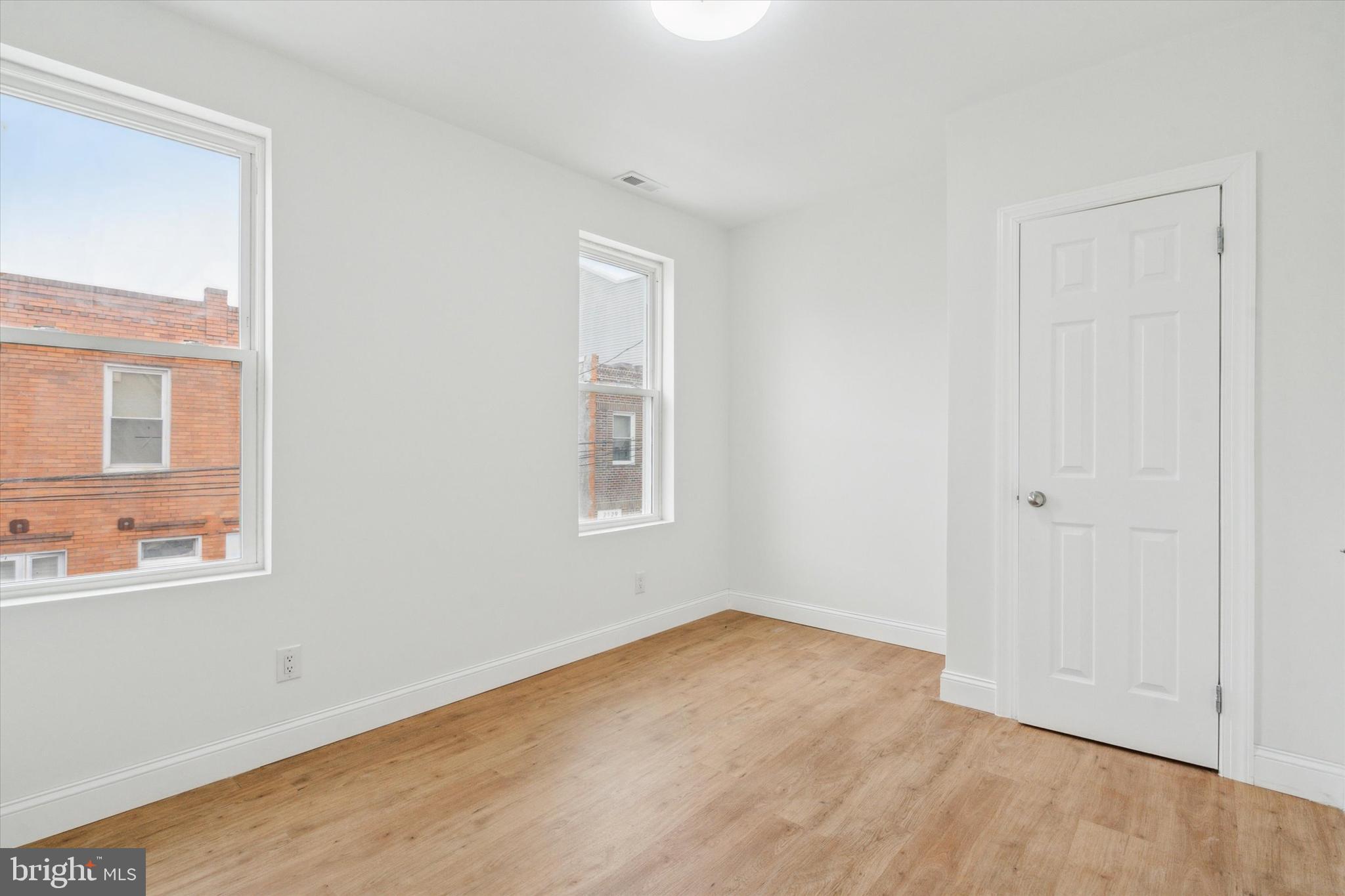 POINT BREEZE - Residential