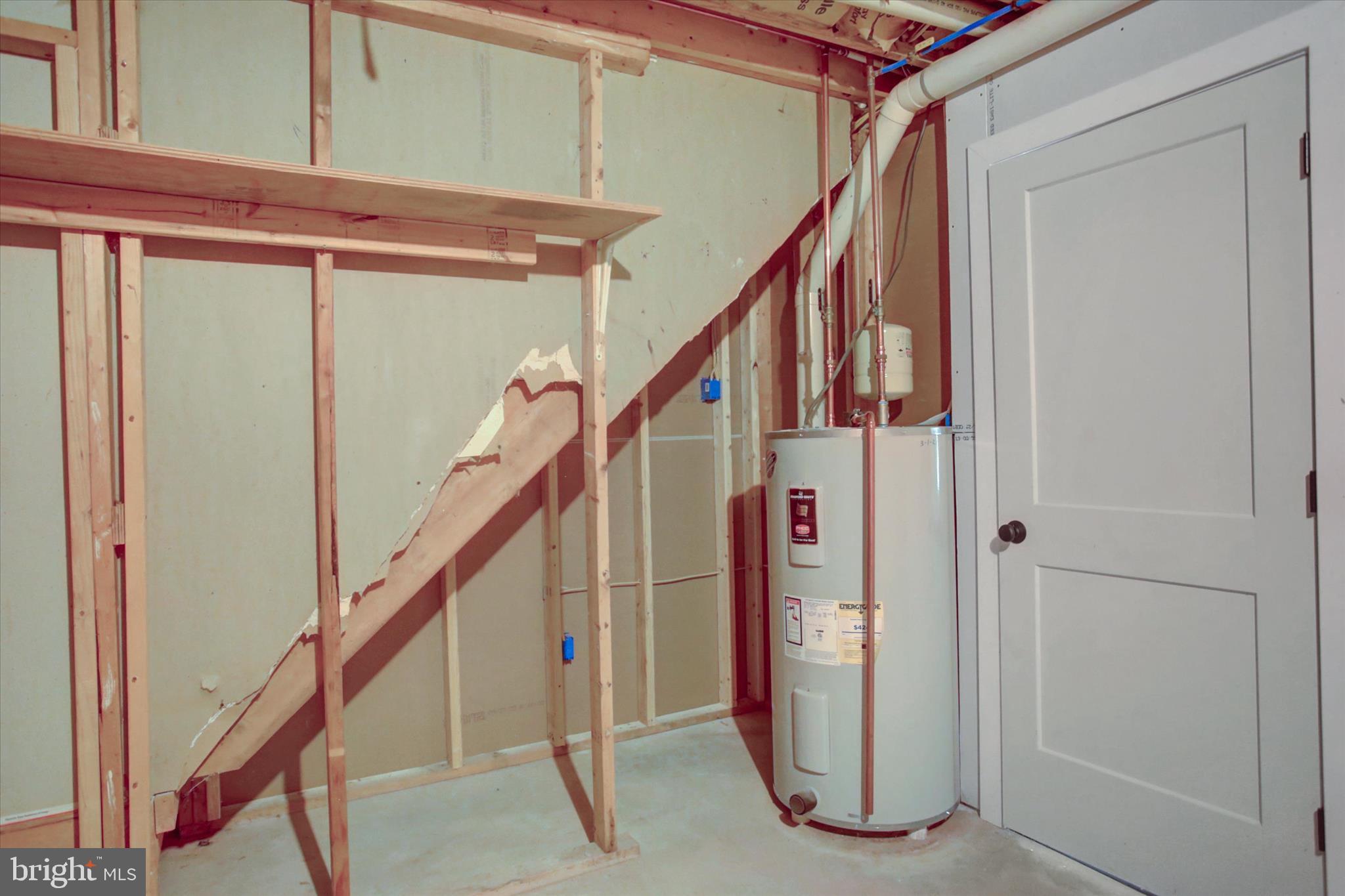 NOTTINGHAM DRIVE - Residential Lease