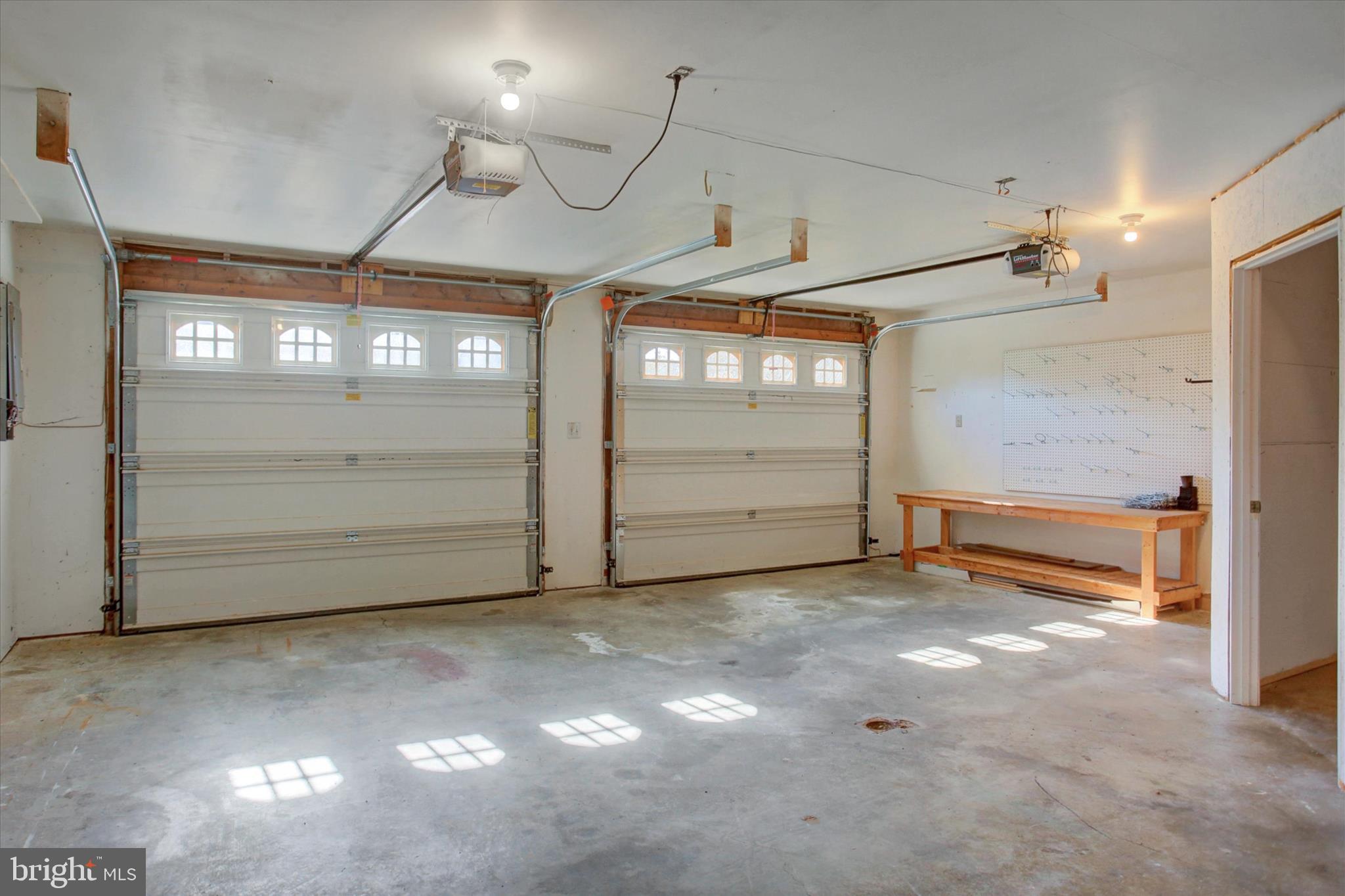 NOTTINGHAM DRIVE - Residential Lease