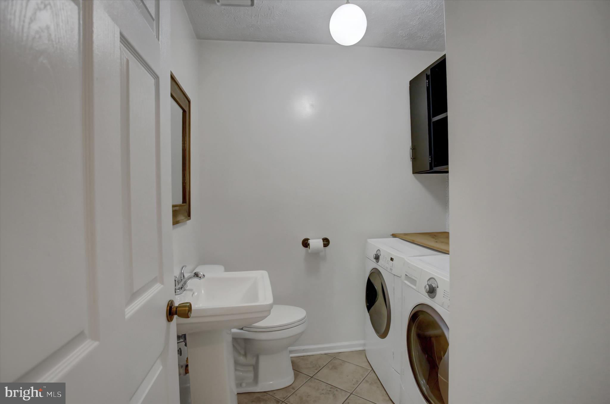 NOTTINGHAM DRIVE - Residential Lease