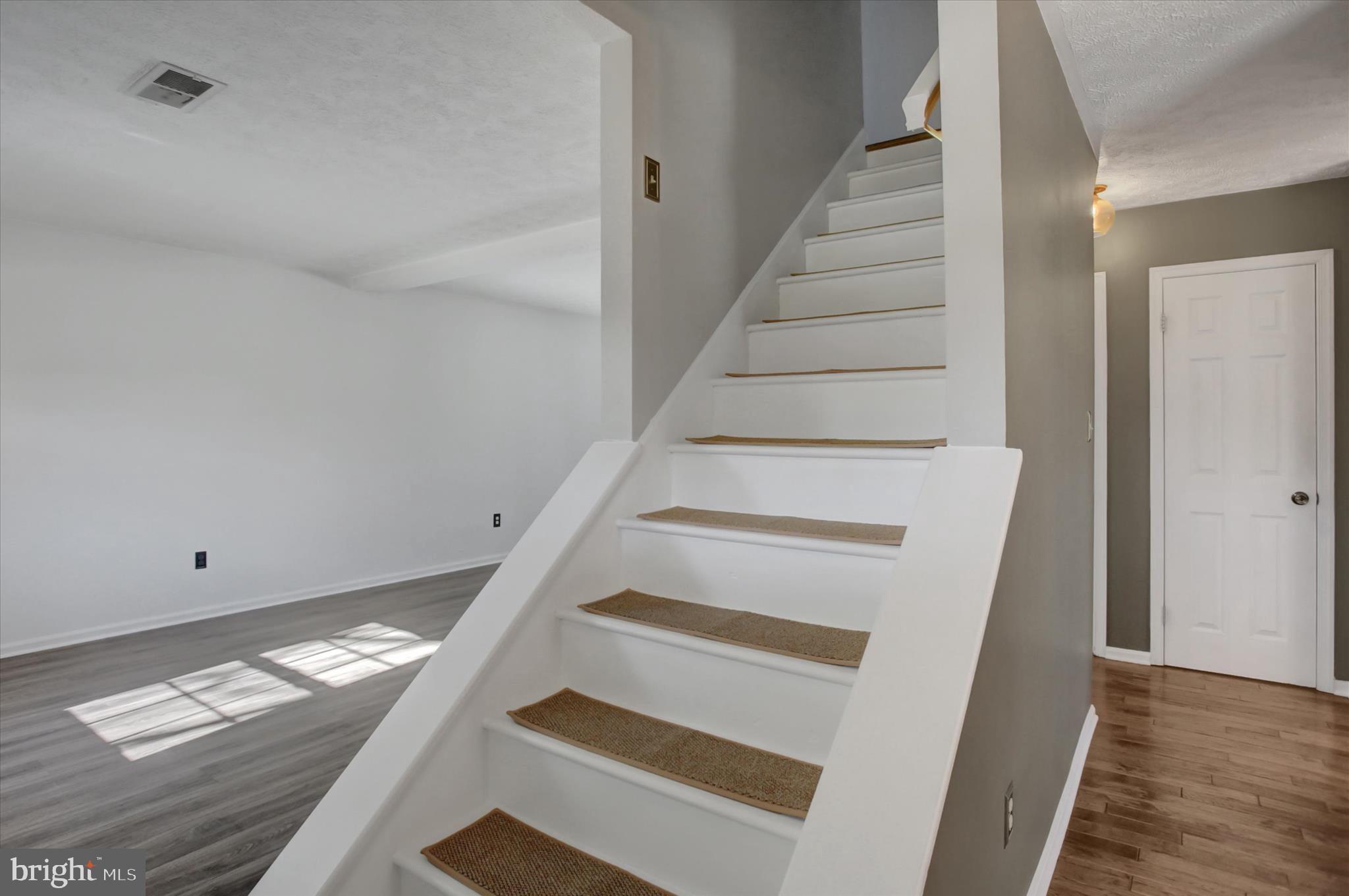 NOTTINGHAM DRIVE - Residential Lease