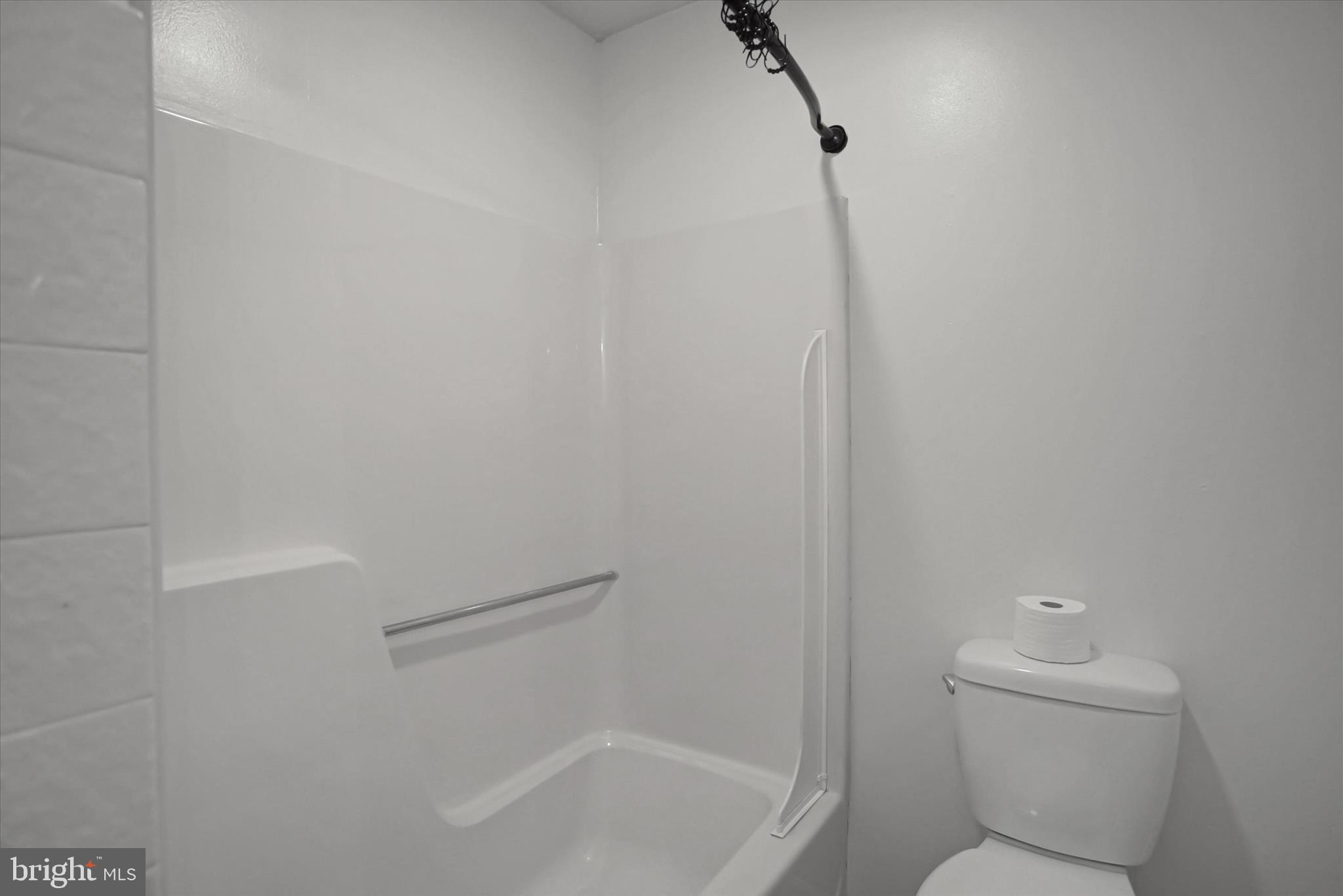 NOTTINGHAM DRIVE - Residential Lease