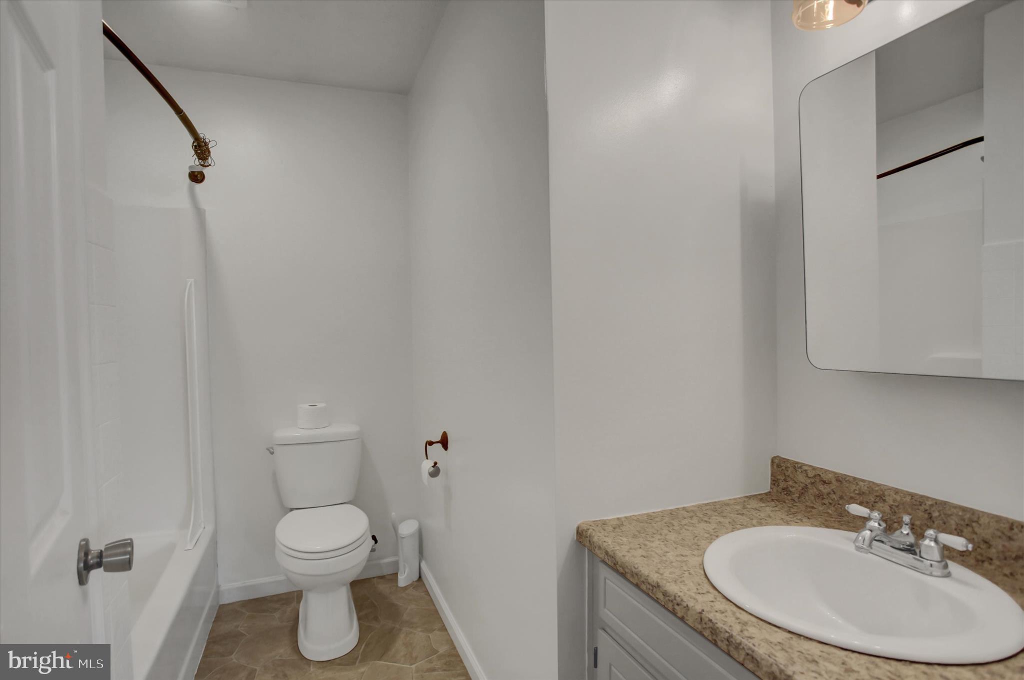 NOTTINGHAM DRIVE - Residential Lease