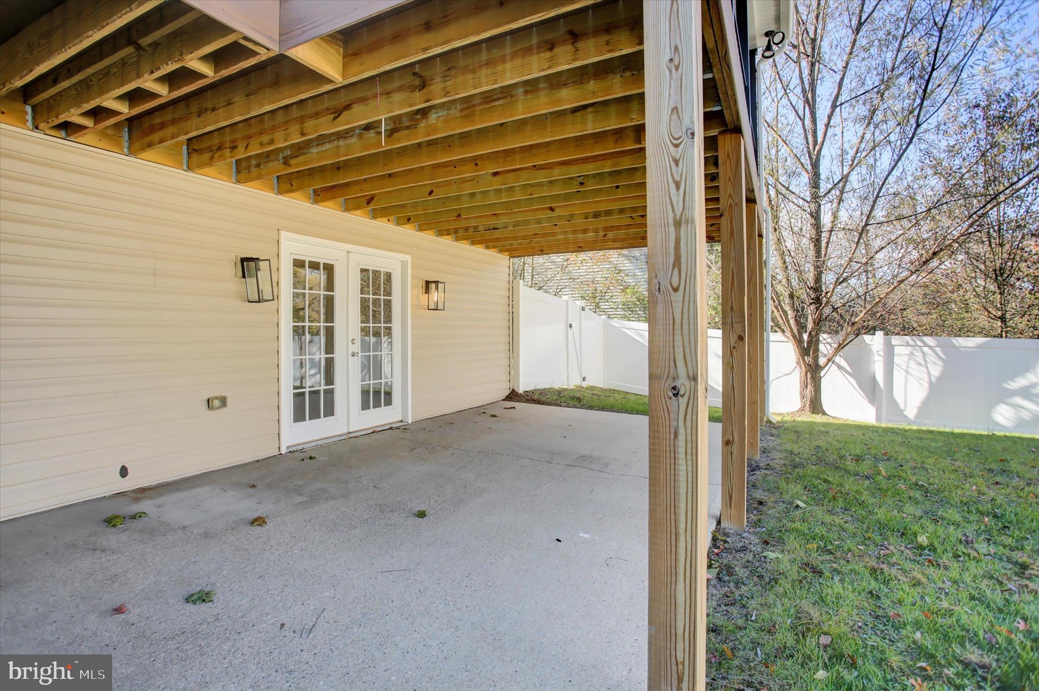 NOTTINGHAM DRIVE - Residential Lease