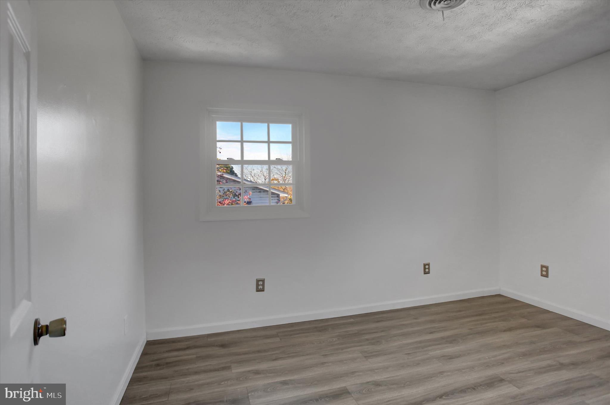 NOTTINGHAM DRIVE - Residential Lease