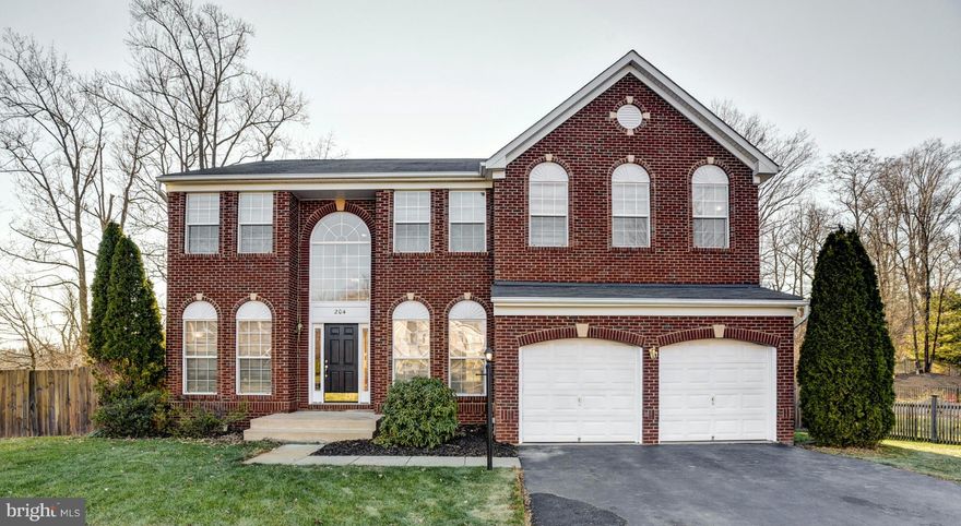 Reduced 14K! Motivated sellers! STUNNING 2-story Foyer! GLEAMING HDWDs! COOK'S DELIGHT Kit w/42" cabs, ISLAND & NEW floor! SPACIOUS Family Rm w/gas FP! Private STUDY! 5 BRs UL w/HDWDs! HUGE Master BR w/sit area & GIGANTIC W/I closet! Master BA w/DBL vans & large SOAK tub/sep shower! Hall BA w/DBL vans, NEW floor & tub/shwr!  Fresh NEUTRAL paint! UPDATED Lighting! WALK-OUT L/L! Fence! Cul-de-sac!
