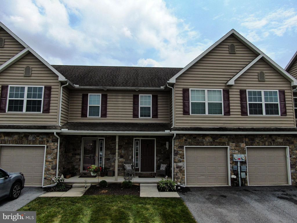 Photo of 410 MOUNT OLIVE LN, EPHRATA, PA 17522 (MLS # PALA2037404)