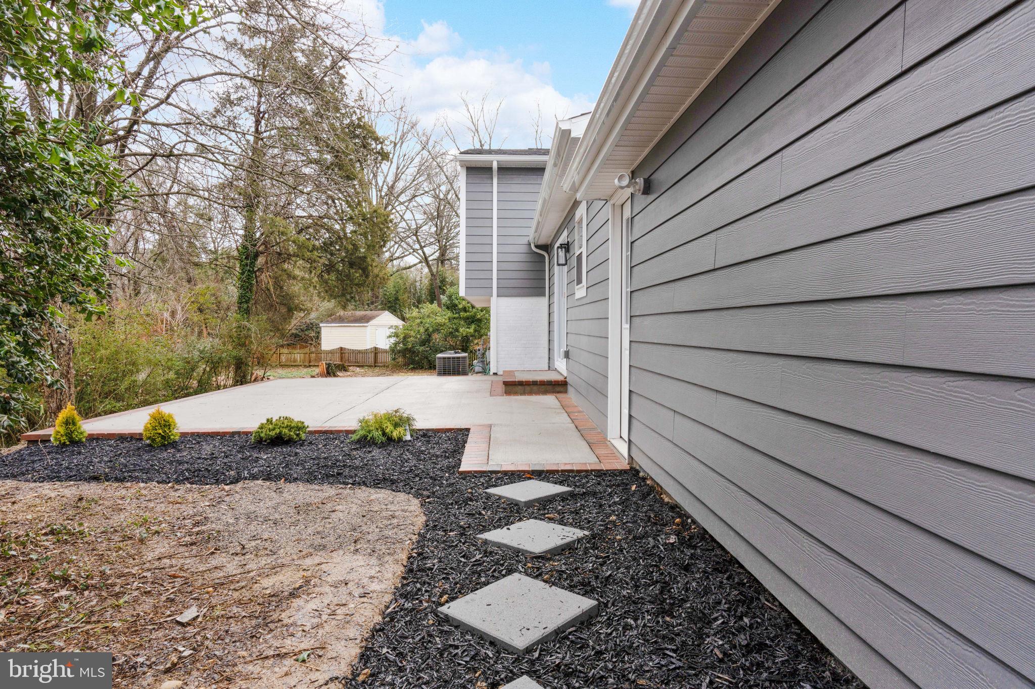 RIVERSIDE PARK HESSICK - Residential