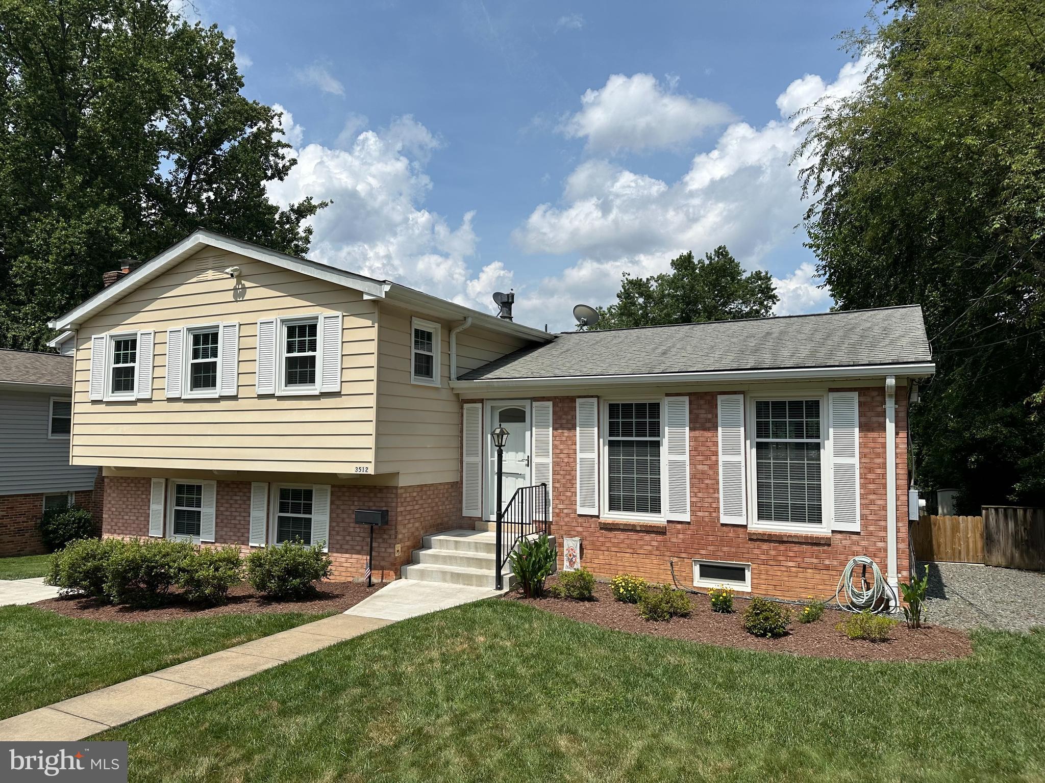 3512 QUEEN ANNE DRIVE