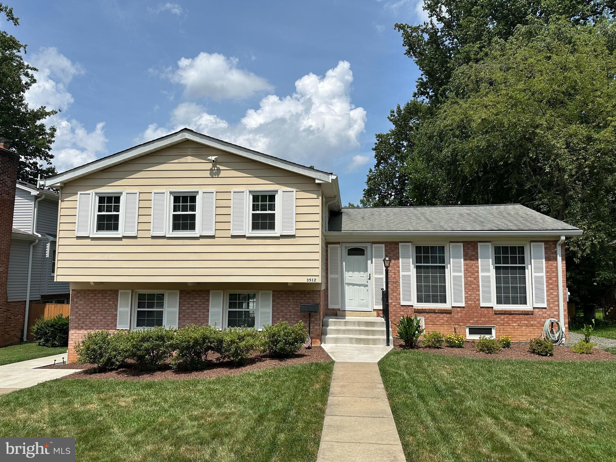 3512 QUEEN ANNE DRIVE