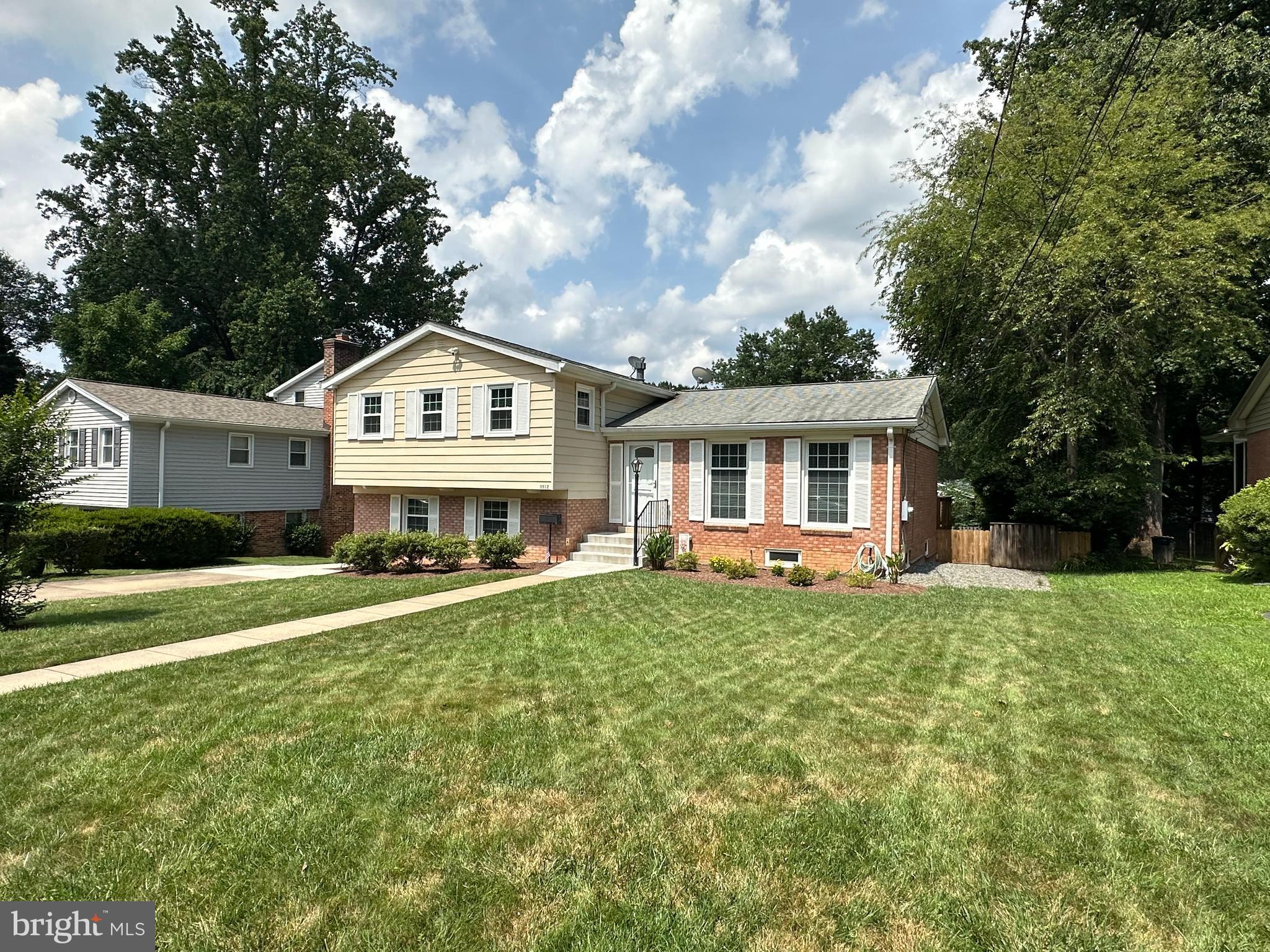 3512 QUEEN ANNE DRIVE