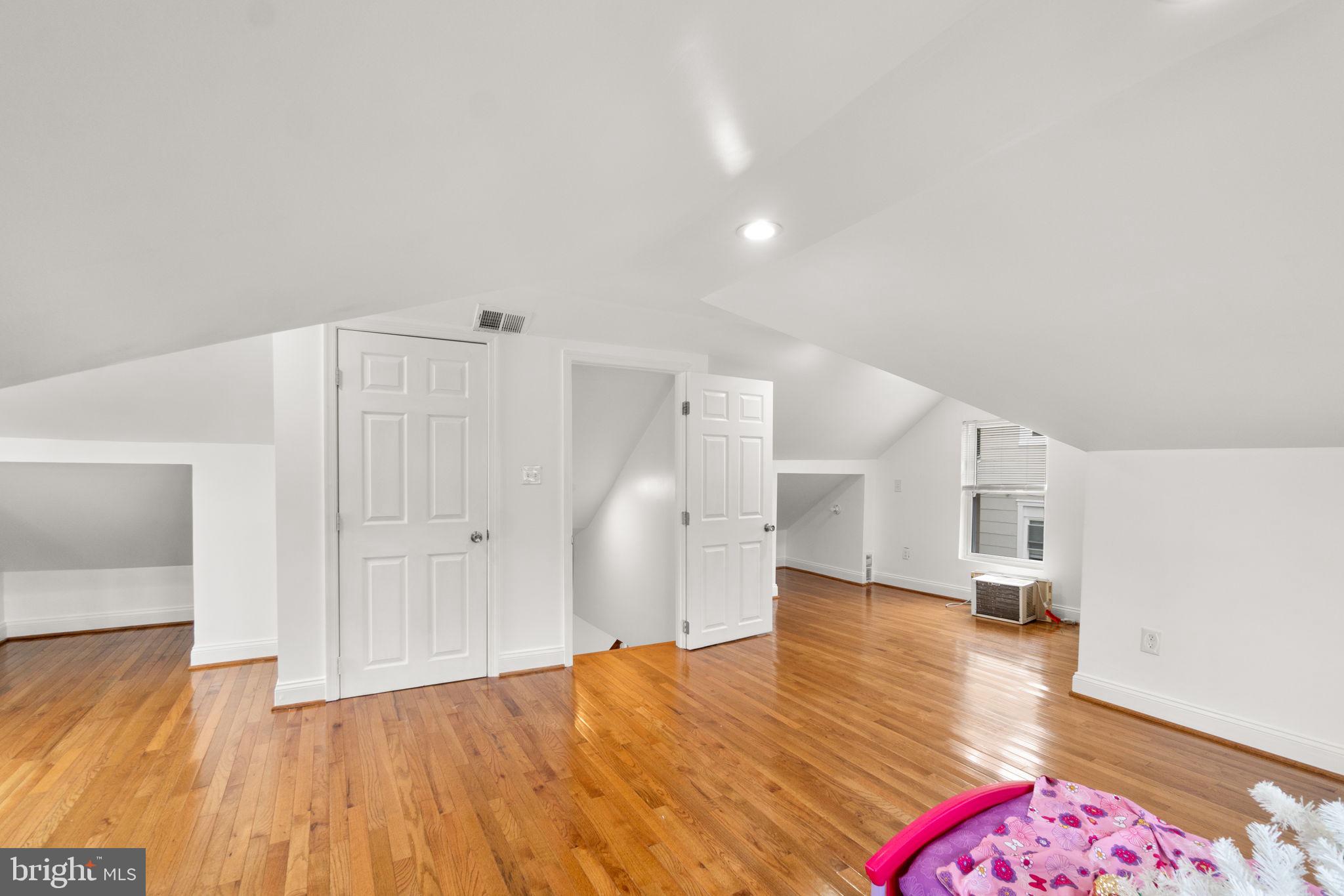 MORGAN PARK - Residential