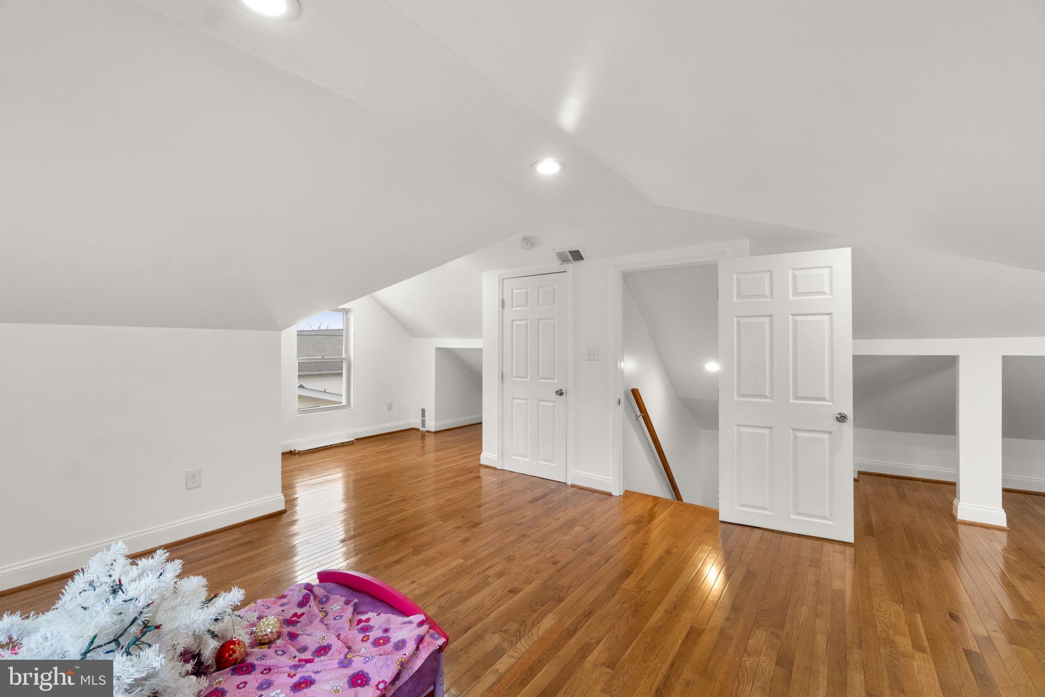 MORGAN PARK - Residential