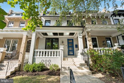 Photo of 929 Quincy Street NW, WASHINGTON, DC 20011 (MLS # DCDC2201056) Photo of 929 Quincy Street NW, WASHINGTON, DC 20011 (MLS # DCDC2201056)