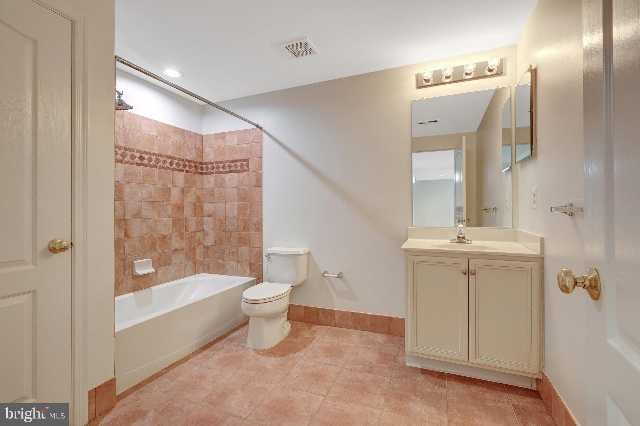 HUNT-BELMONT CNTRY CLUB - Residential