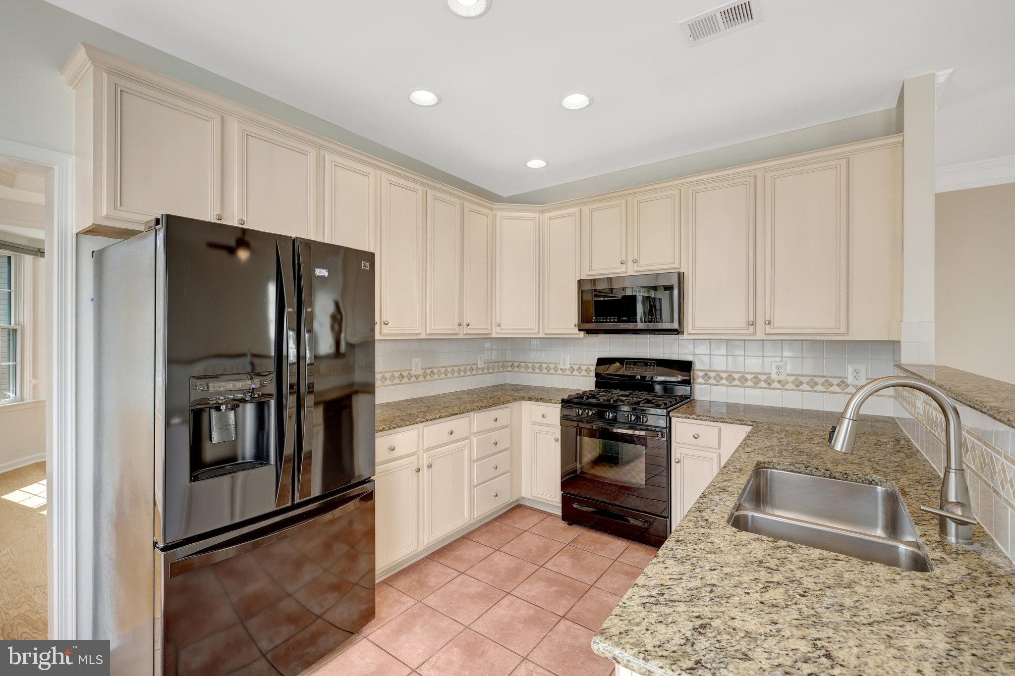 HUNT-BELMONT CNTRY CLUB - Residential