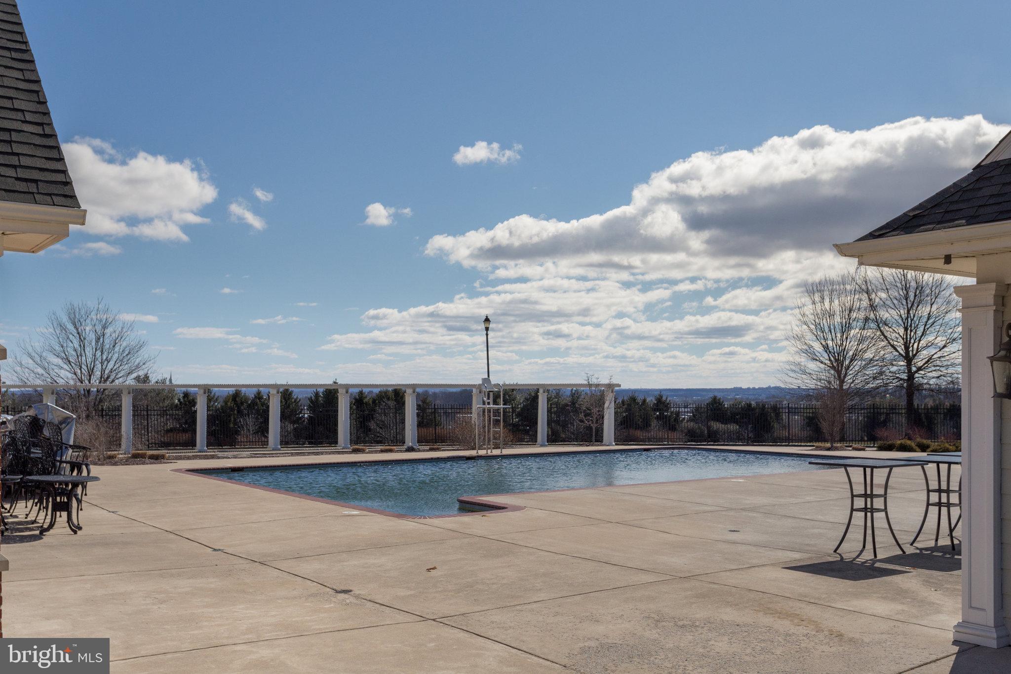 HUNT-BELMONT CNTRY CLUB - Residential