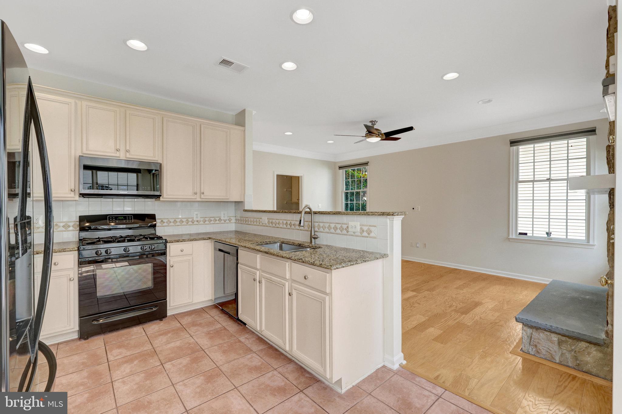 HUNT-BELMONT CNTRY CLUB - Residential