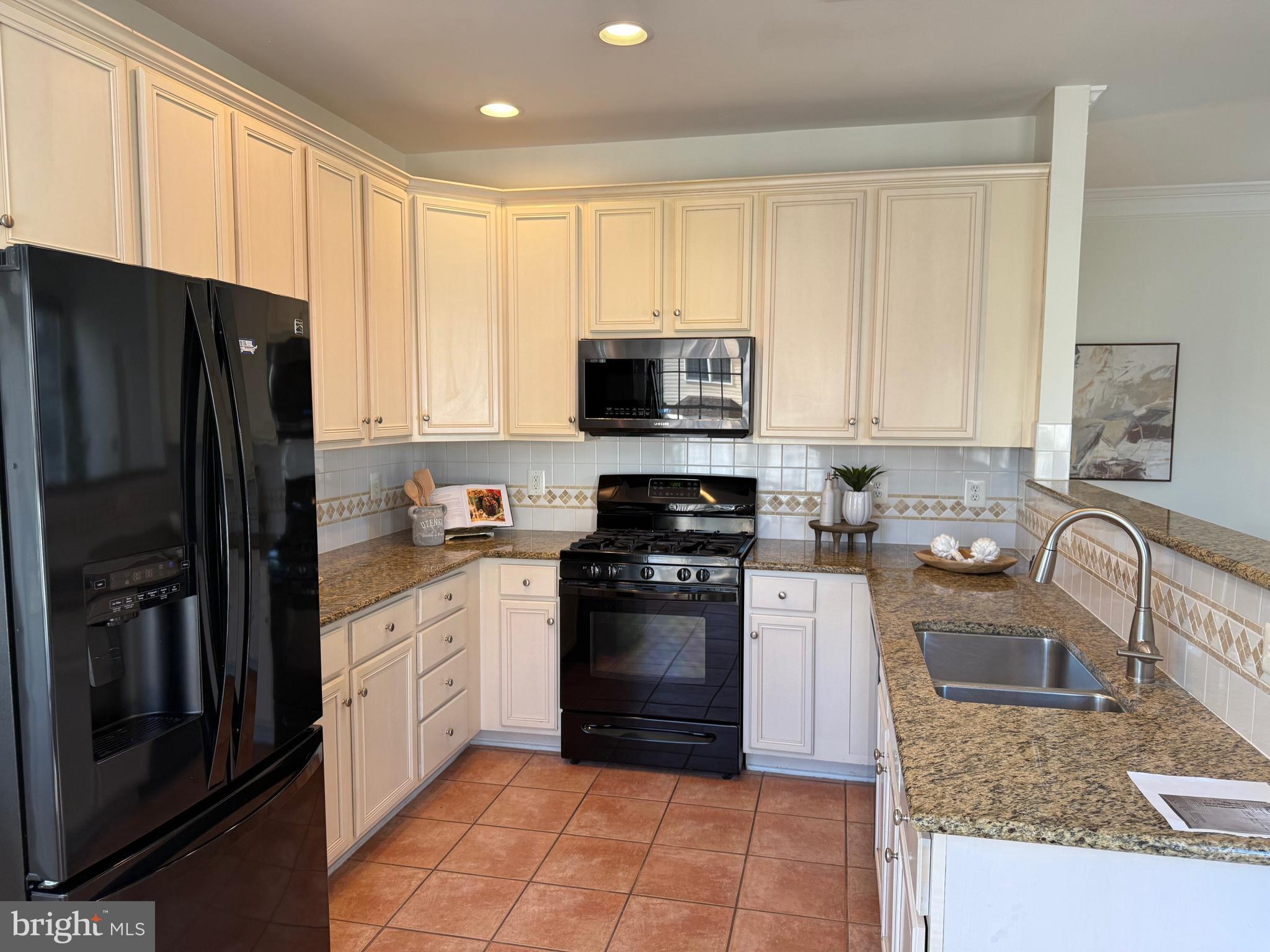 HUNT-BELMONT CNTRY CLUB - Residential