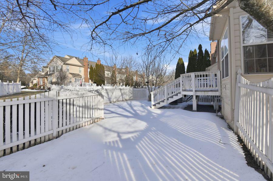 43592 DUNHILL CUP SQUARE