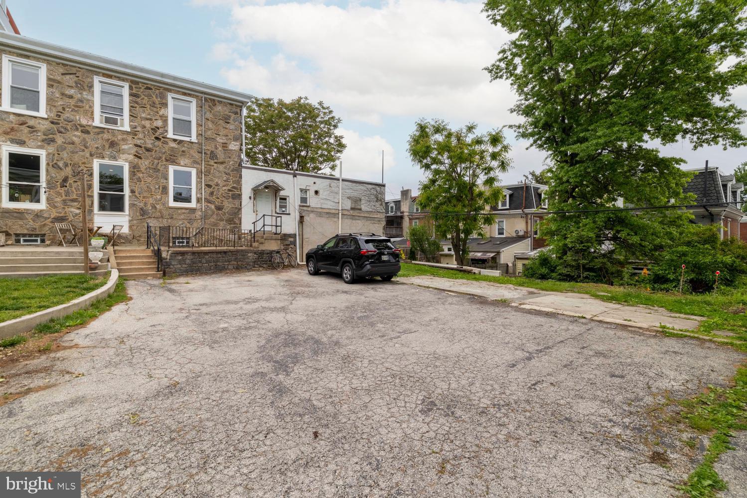 EAST FALLS - Residential