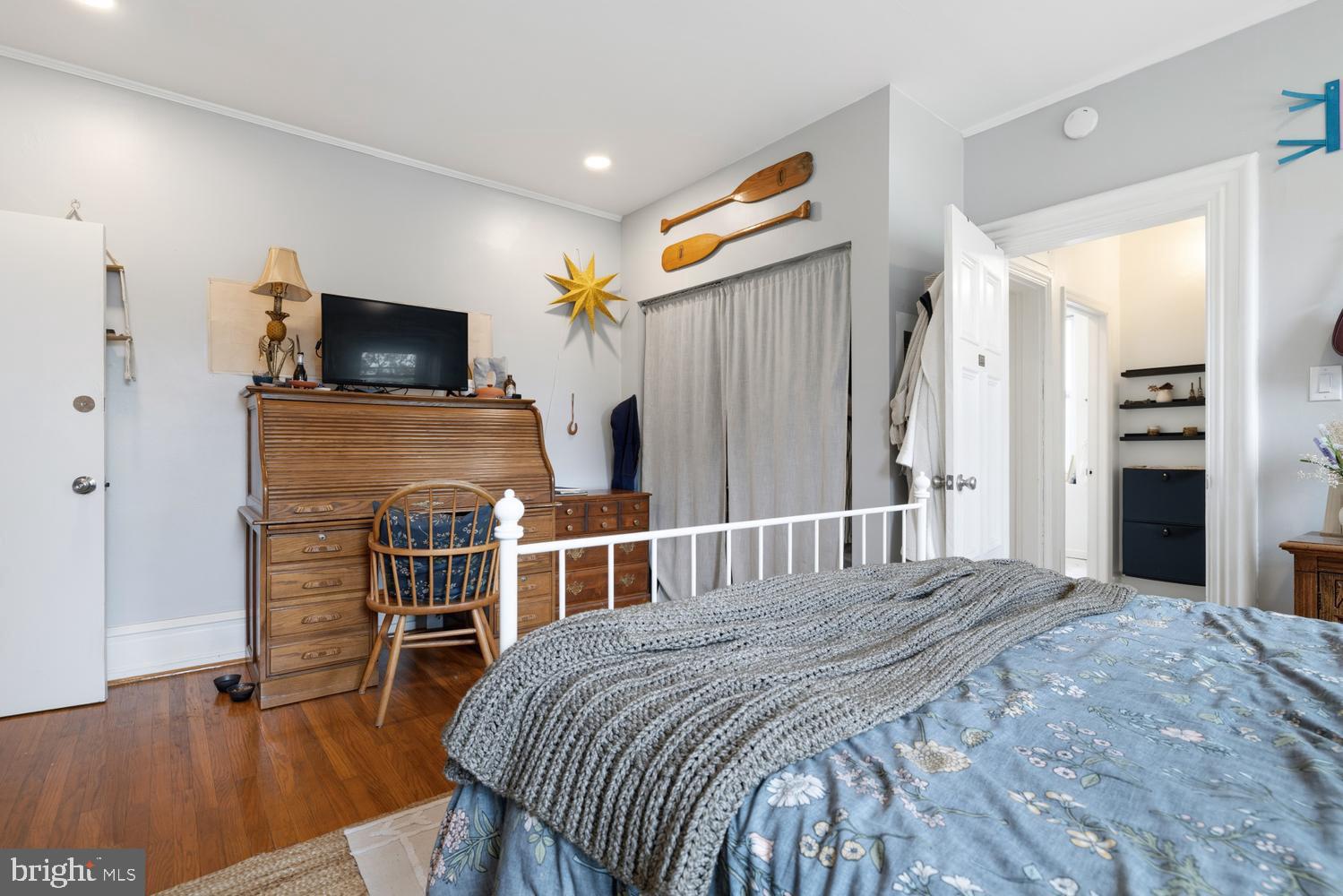 EAST FALLS - Residential
