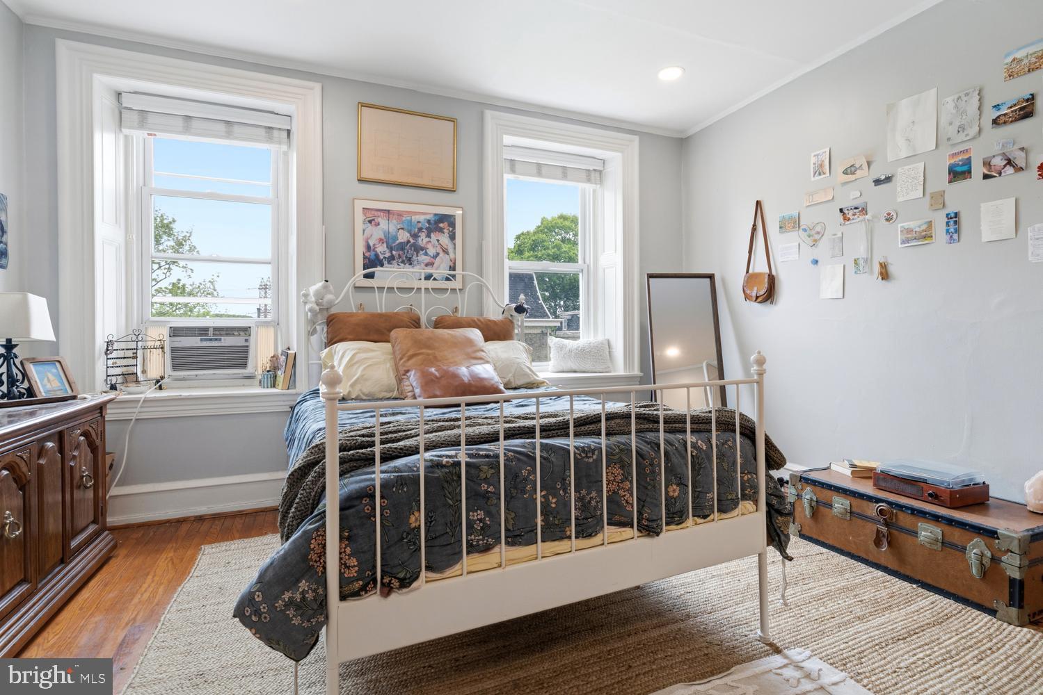 EAST FALLS - Residential