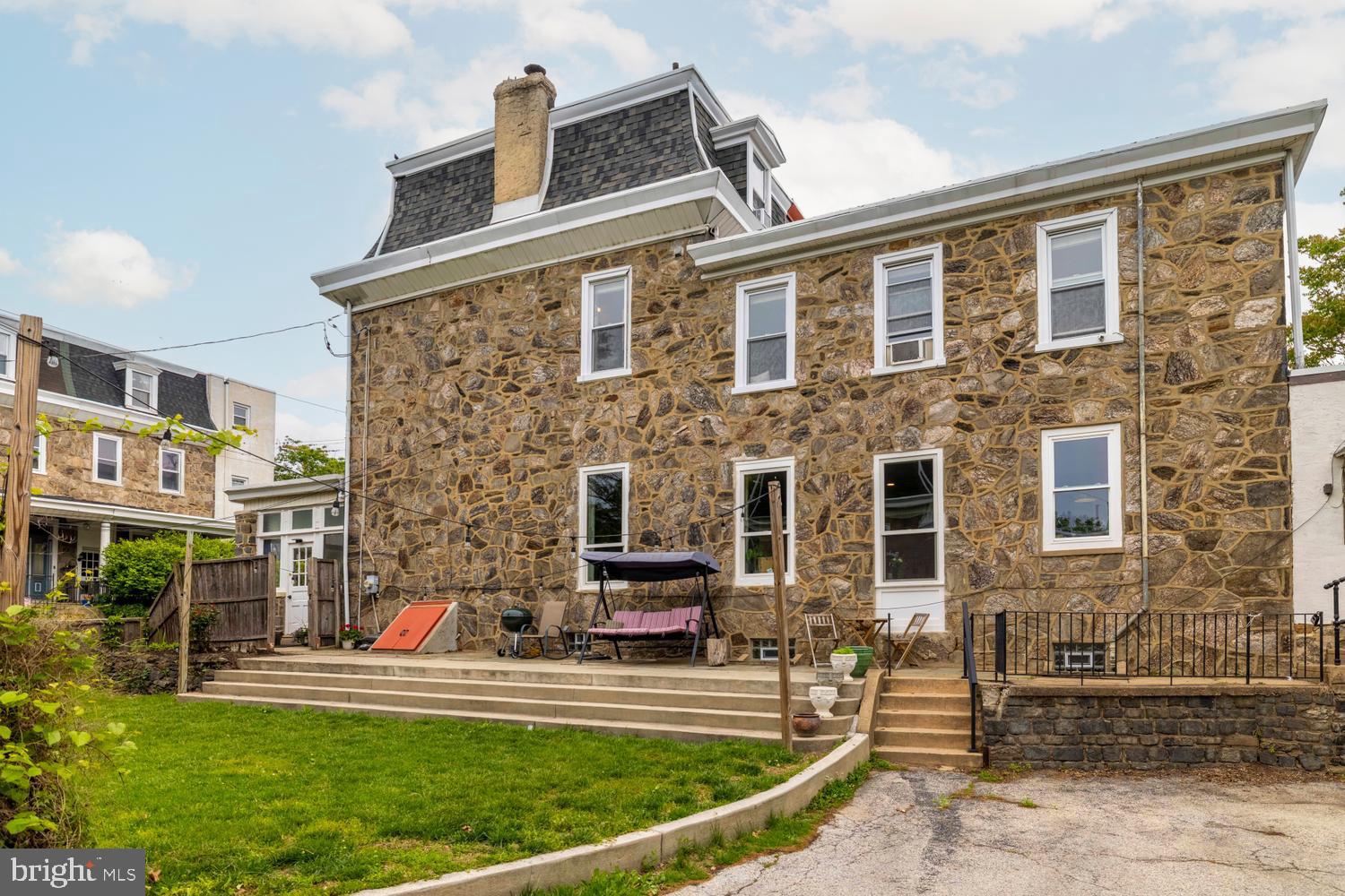 EAST FALLS - Residential