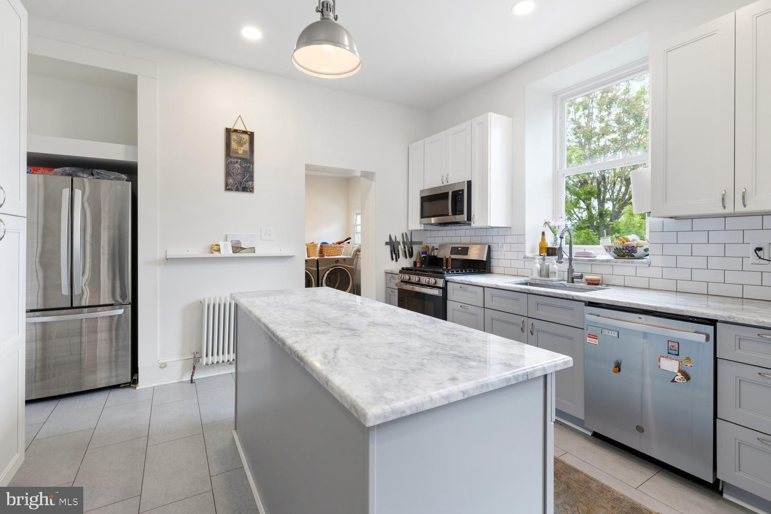 EAST FALLS - Residential