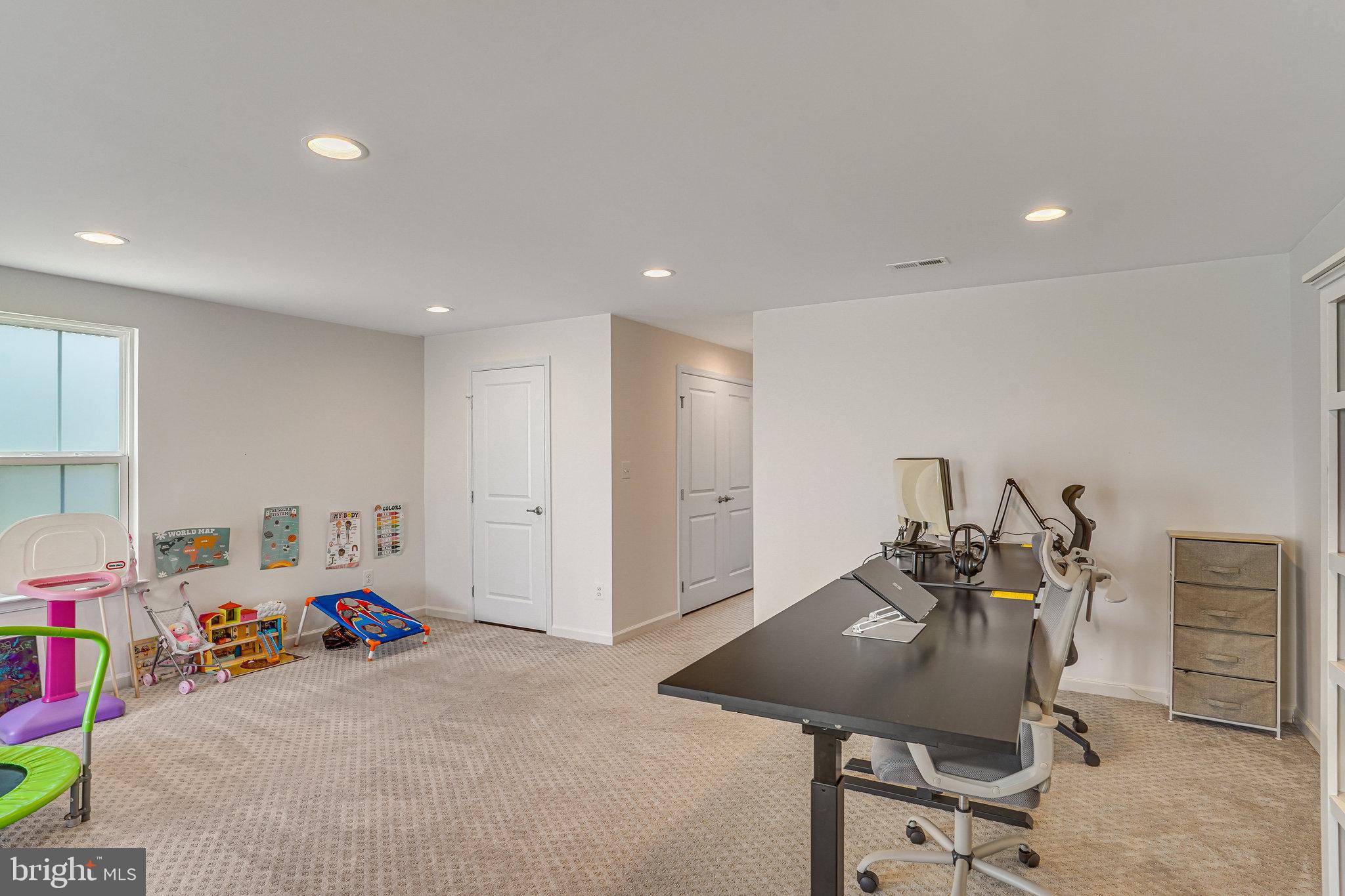 BRADLEY SQUARE - Residential Lease